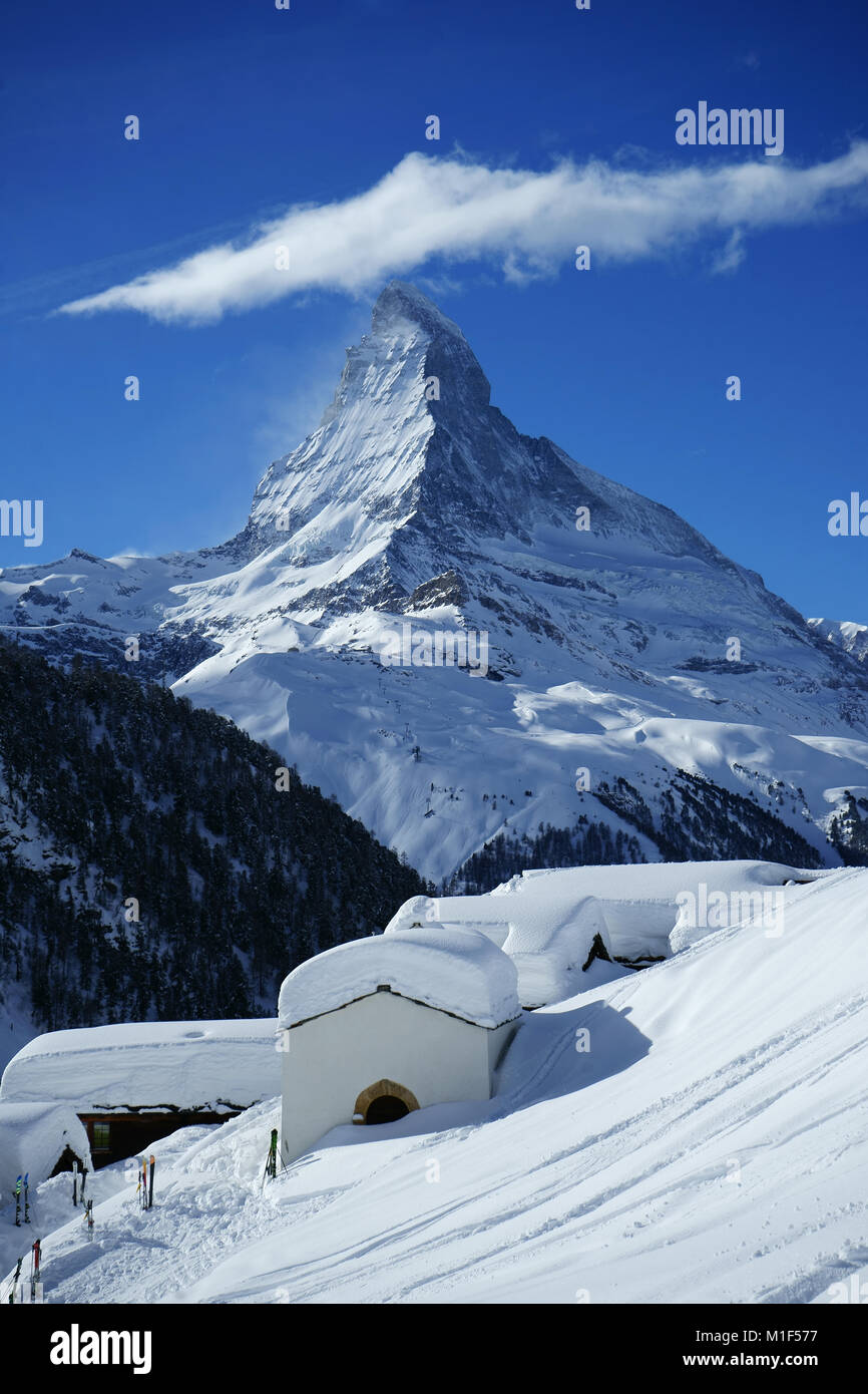 Alpine Village Findeln ci-dessous Sunnegga, Zermatt avec Cervin, hiver, Valais, Suisse Banque D'Images