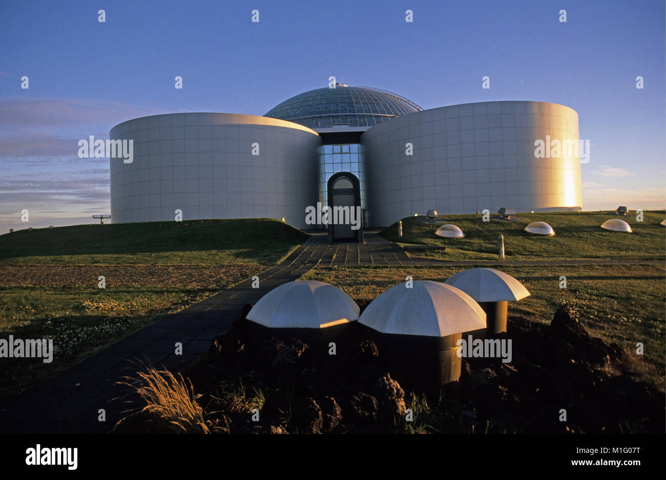 L'Islande. Reykjavik. Watertanks et restaurant appelé Perlan (la perle). Banque D'Images