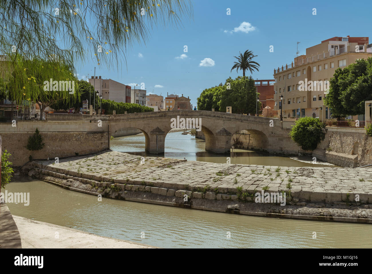 Rojales. Espagne Août 2017 Pont sur la rivière Segura Banque D'Images