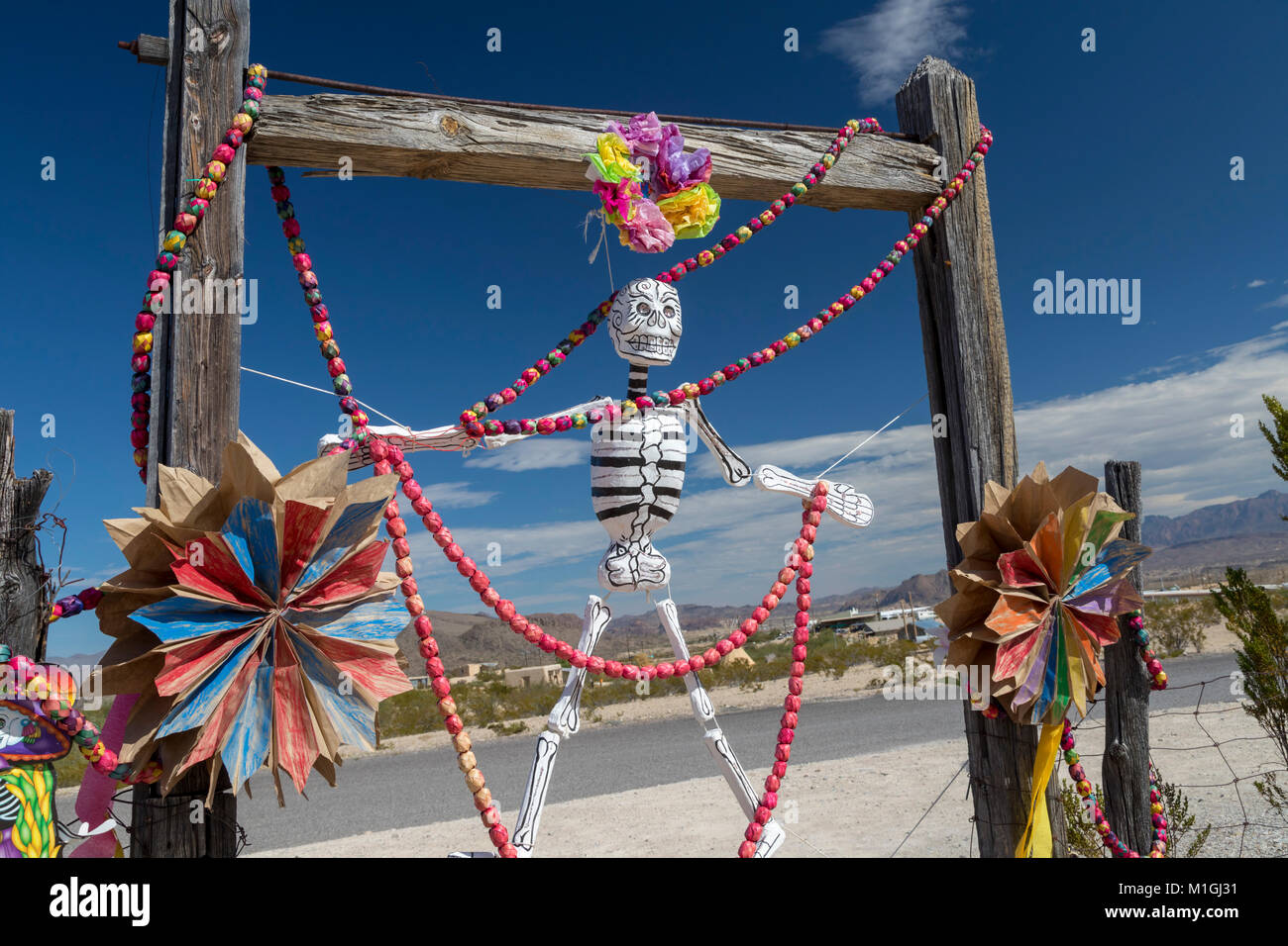 Terlingua, Texas - Le cimetière Terlingua, préparé pour la célébration du Jour des Morts. Le cimetière, créé au début des années 1900, est le f Banque D'Images