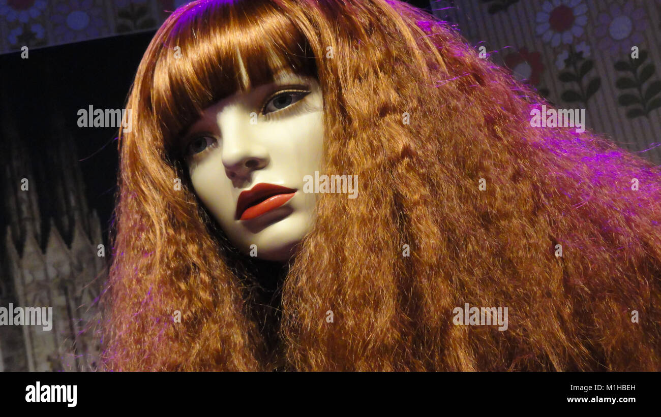 Mannequin aux cheveux rouges Banque D'Images