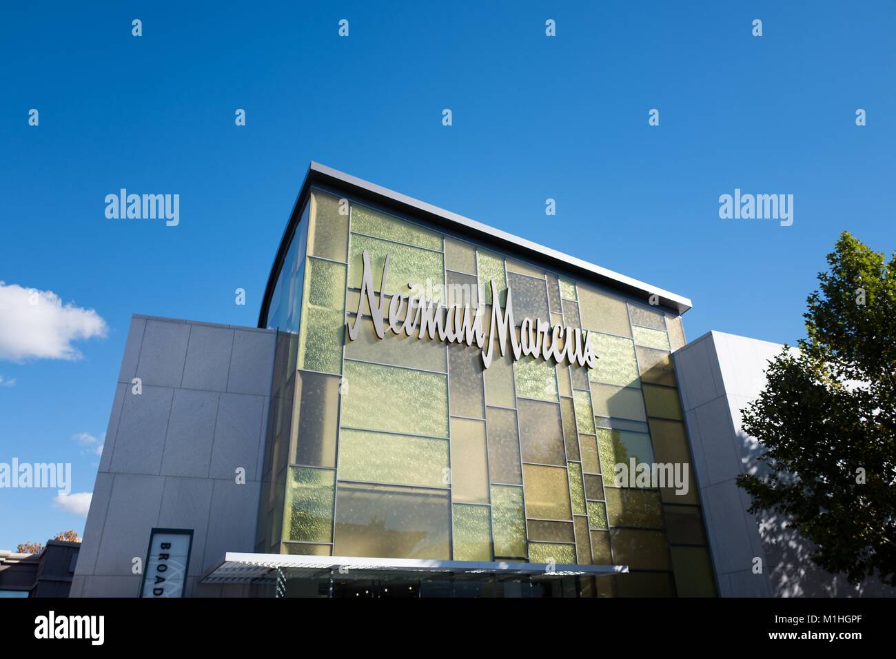 Façade du magasin Neiman Marcus sur une journée ensoleillée dans le centre-ville de Walnut Creek, Californie, le 17 novembre 2017. () Banque D'Images