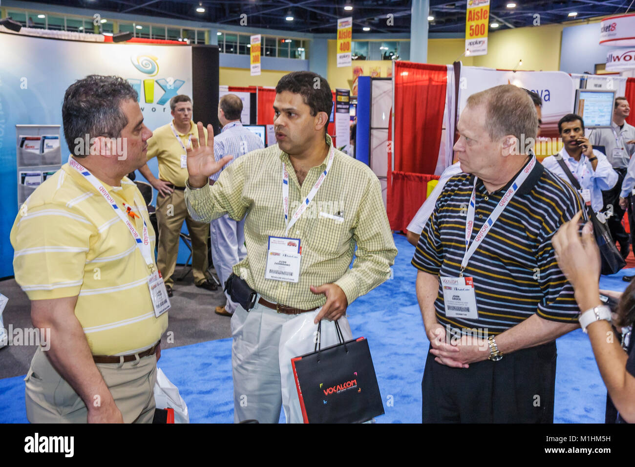 Miami Beach Florida,Convention Center,centre,Internet Telephony Conference and Expo,téléphone,technologie,stands,acheteur,vendeur,hispanique Latin Latino eth Banque D'Images