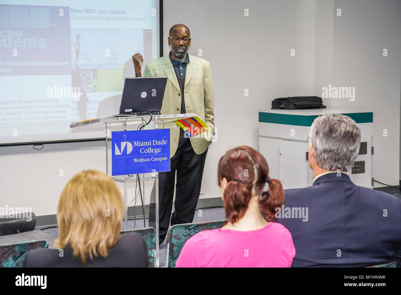 Miami Florida,Miami Dade College,école,campus,maison ouverte,maisons,enseignement supérieur,étudiants enseignant,enseignants,conseiller,choisir,choisir Banque D'Images