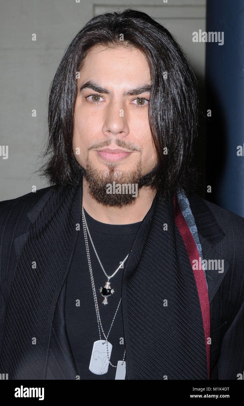 HOLLYWOOD, CA - 5 décembre : Musicien Dave Navarro assiste à la Trevor Vivre bénéficiant 'Le projet' Trevor au Hollywood Palladium, le 5 décembre 2010 à Hollywood, Californie. Photo de Barry King/Alamy Stock Photo Banque D'Images