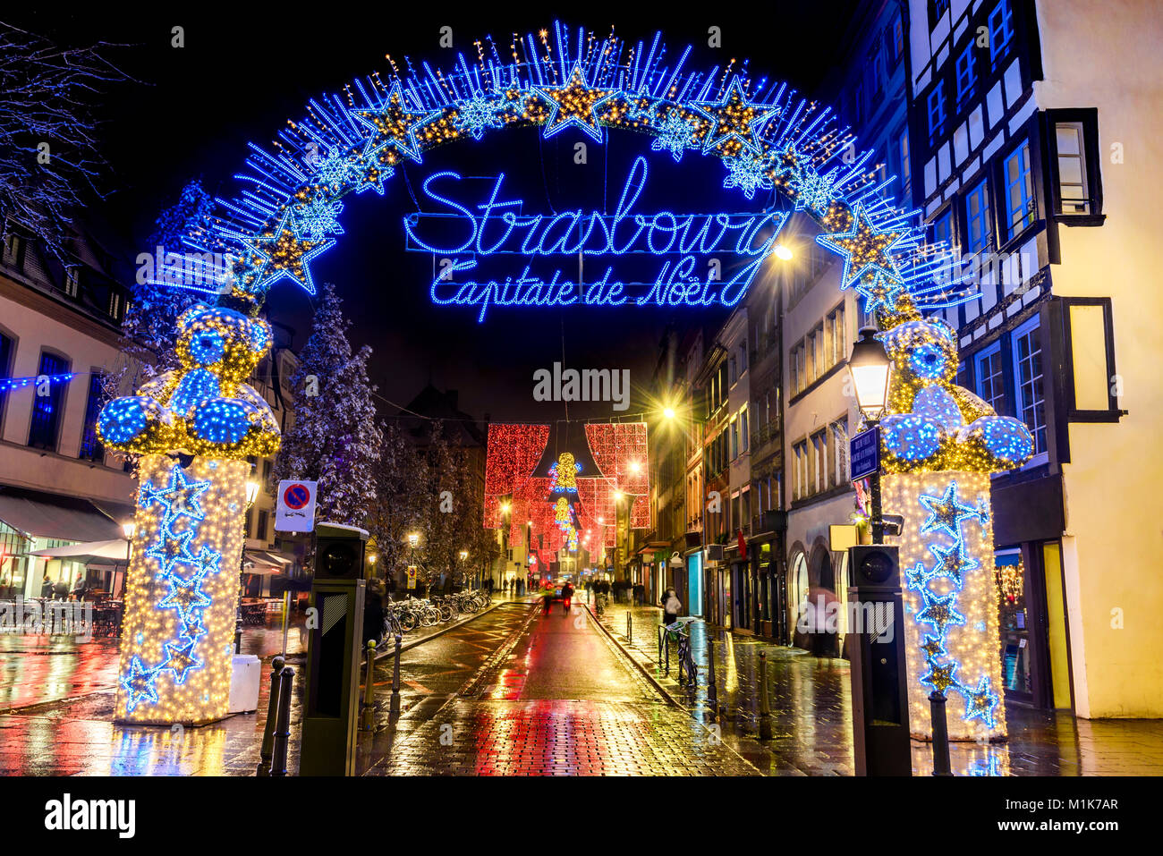 Strasbourg, France. Les lumières de Noël à Strasbourg, capitale de Noël, monument de l'Alsace dans l'Europe. Banque D'Images