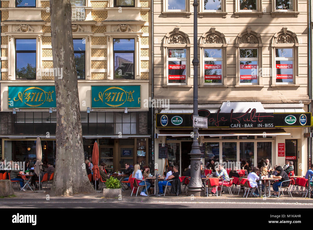 Allemagne, Cologne, ses terrasses de café et restaurant à la Chlodwig square dans la partie sud de la ville. Deutschland, Koeln, Strassencafe und Restaurant Banque D'Images