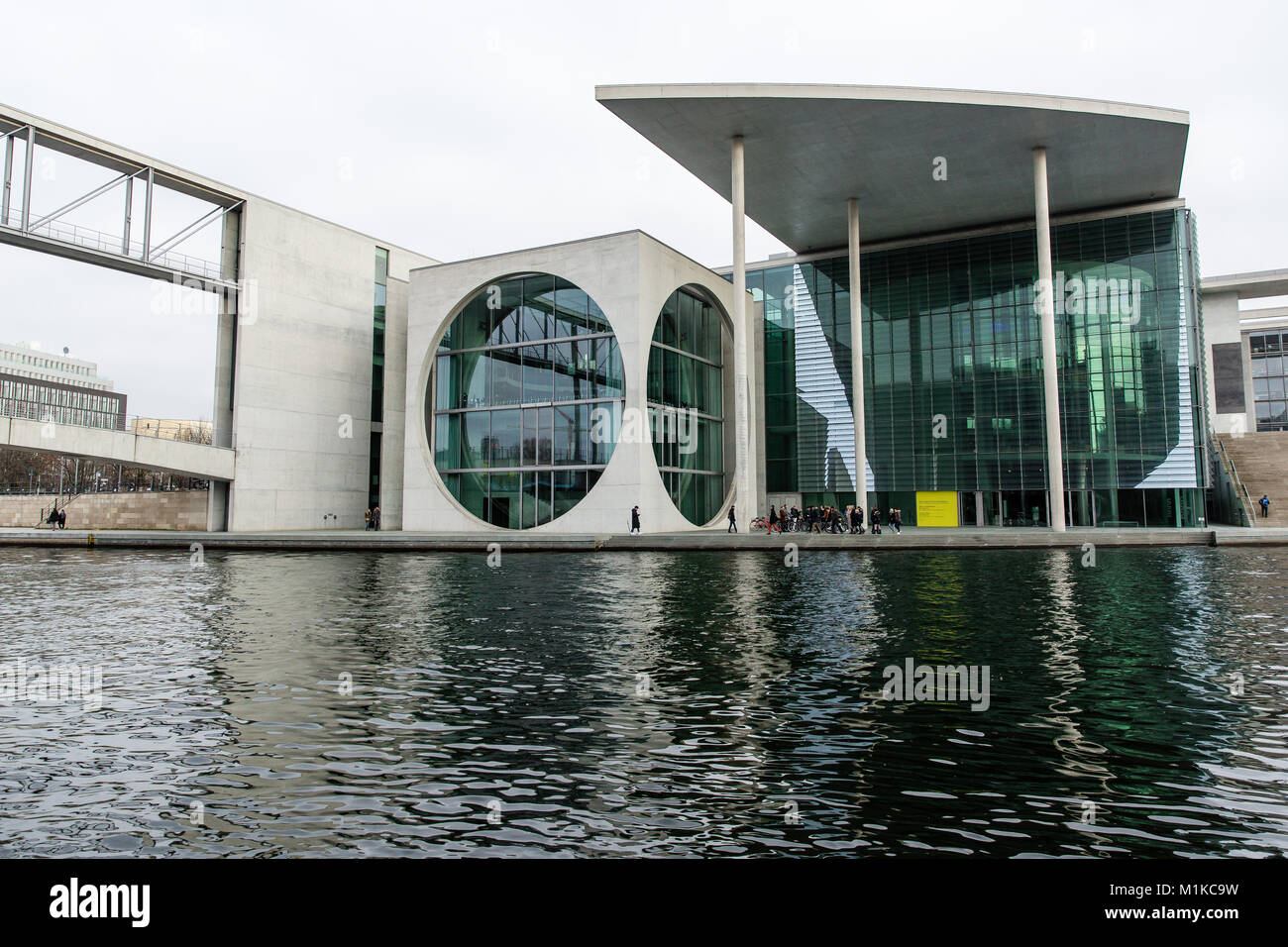 L'architecture moderne de Berlin du gouvernement fédéral allemand et le bâtiment situé à la chancellerie par Spree Banque D'Images