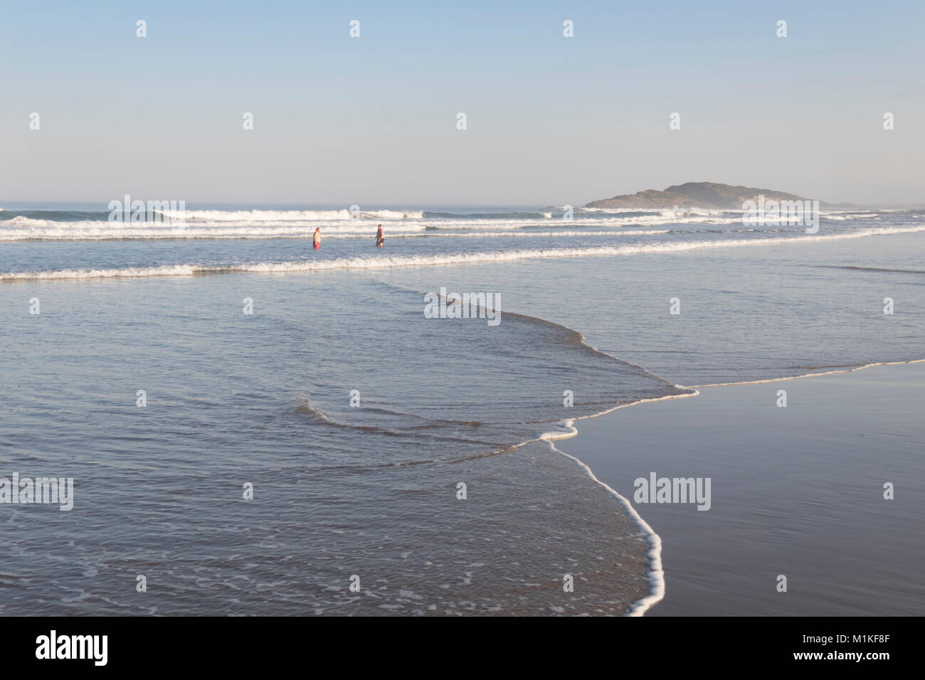 L'Afrique du Sud, Western Cape, East London, Cove roches et plage. Banque D'Images