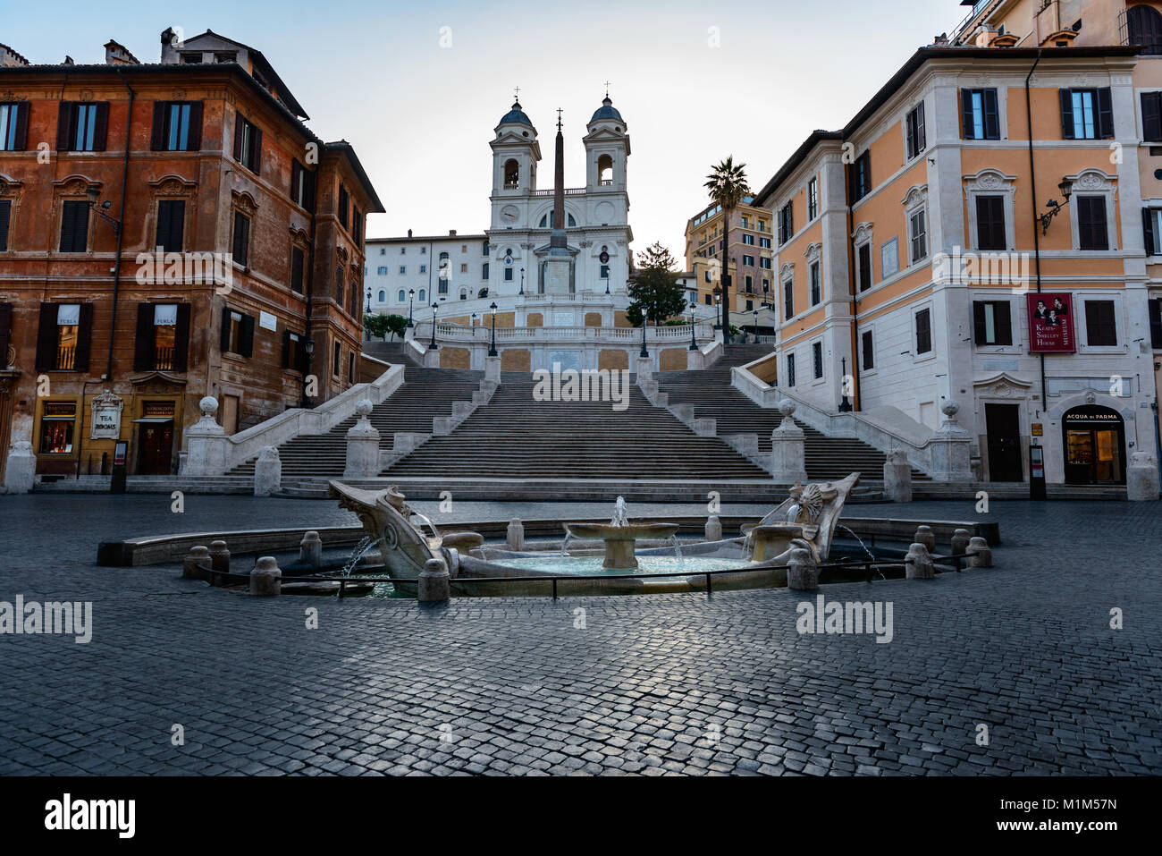 Bienvenue en Italie début matin : personne sur la place d'Espagne de Rome, place d'Espagne Banque D'Images
