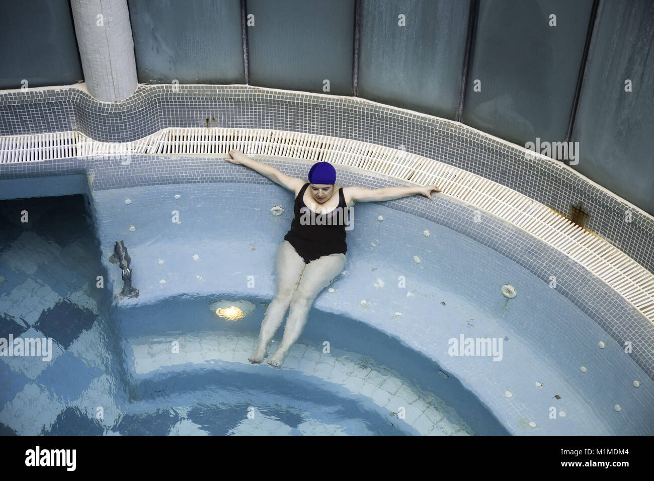 Jacuzzi avec piscine à spa, détente et santé, sport Banque D'Images