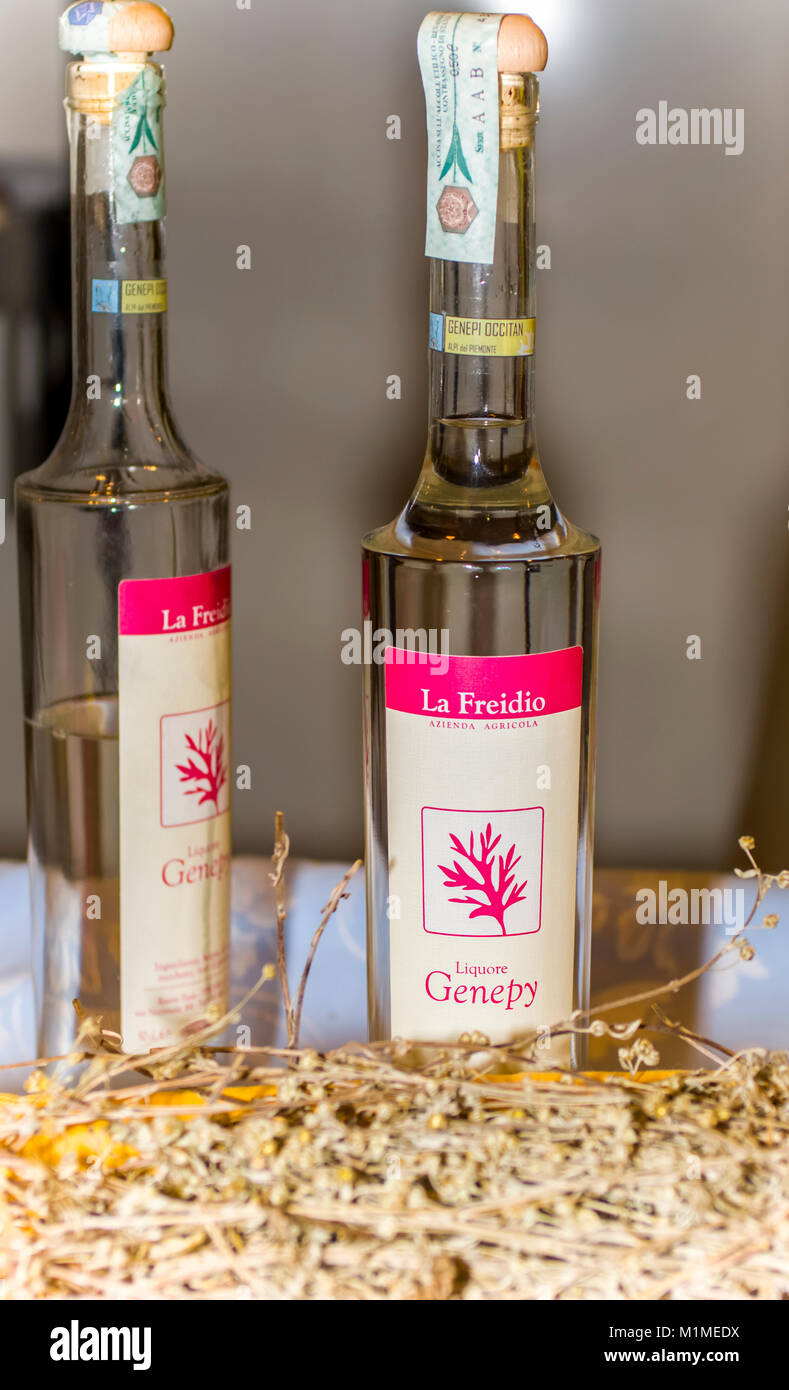 Genepi liqueur Banque d'image et photos - Alamy