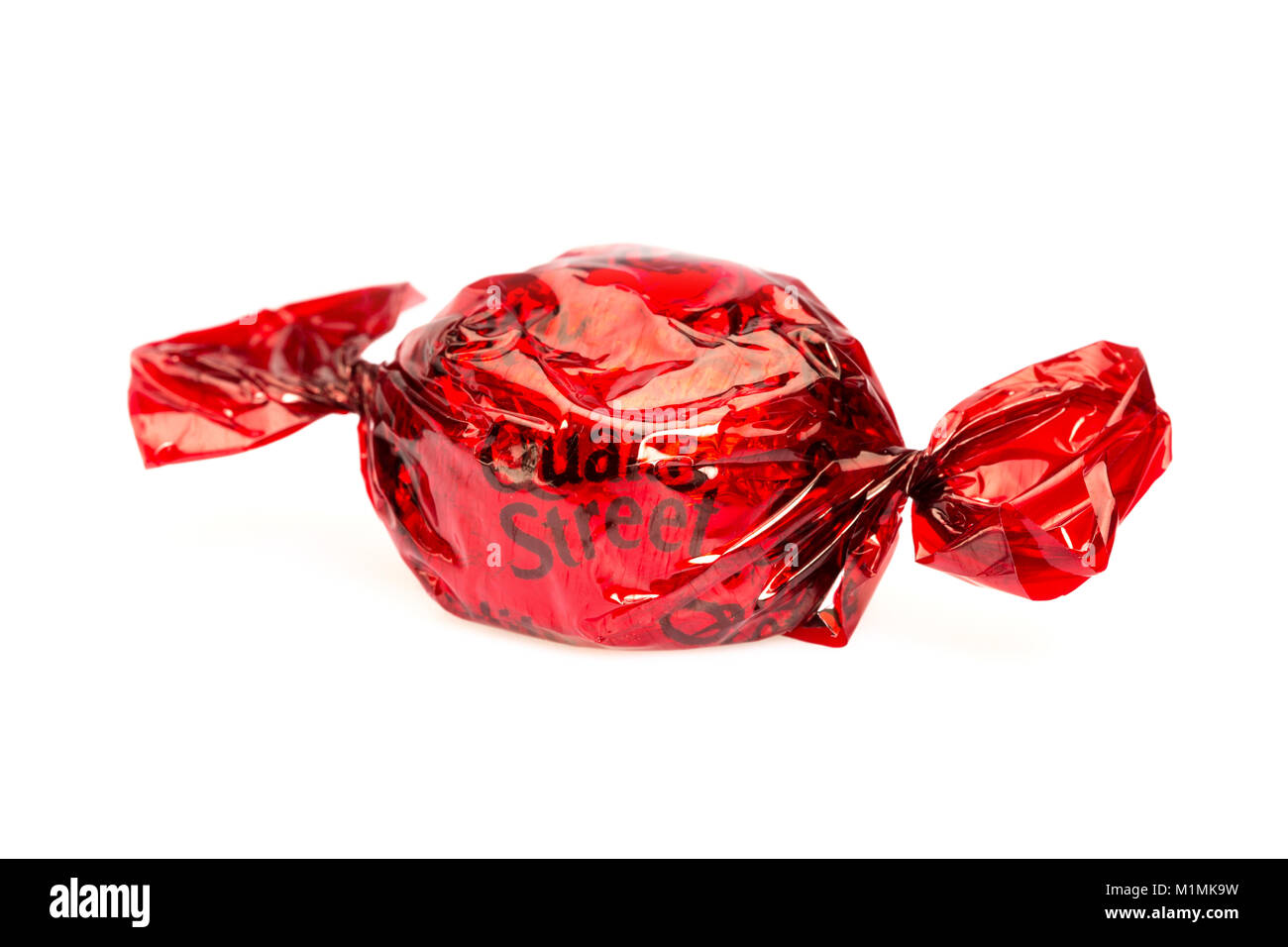 Délice chocolat fraise Quality Street sur fond blanc Banque D'Images