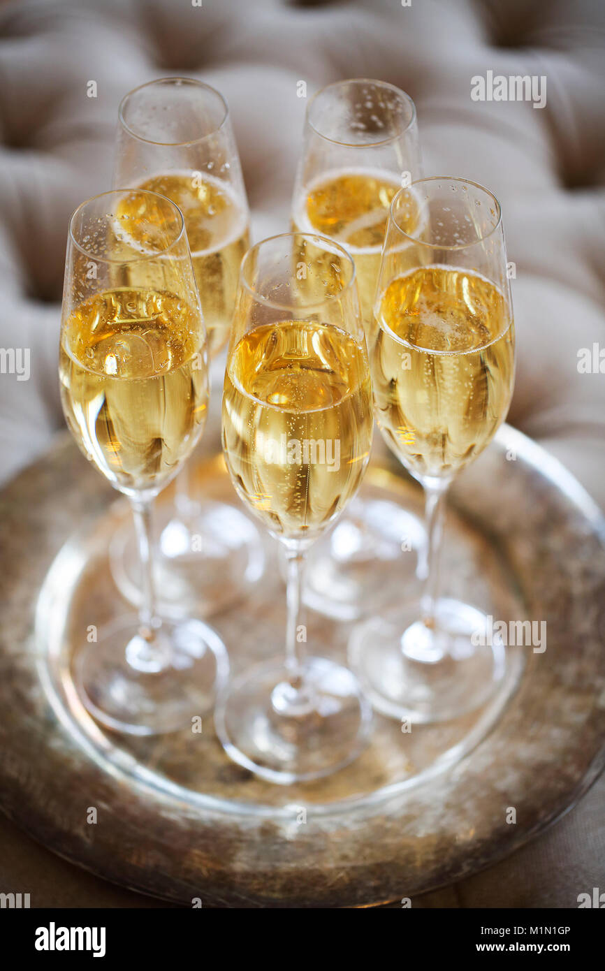 Celebrer Anniversaire Avec Coupe De Champagne Photo Stock Alamy