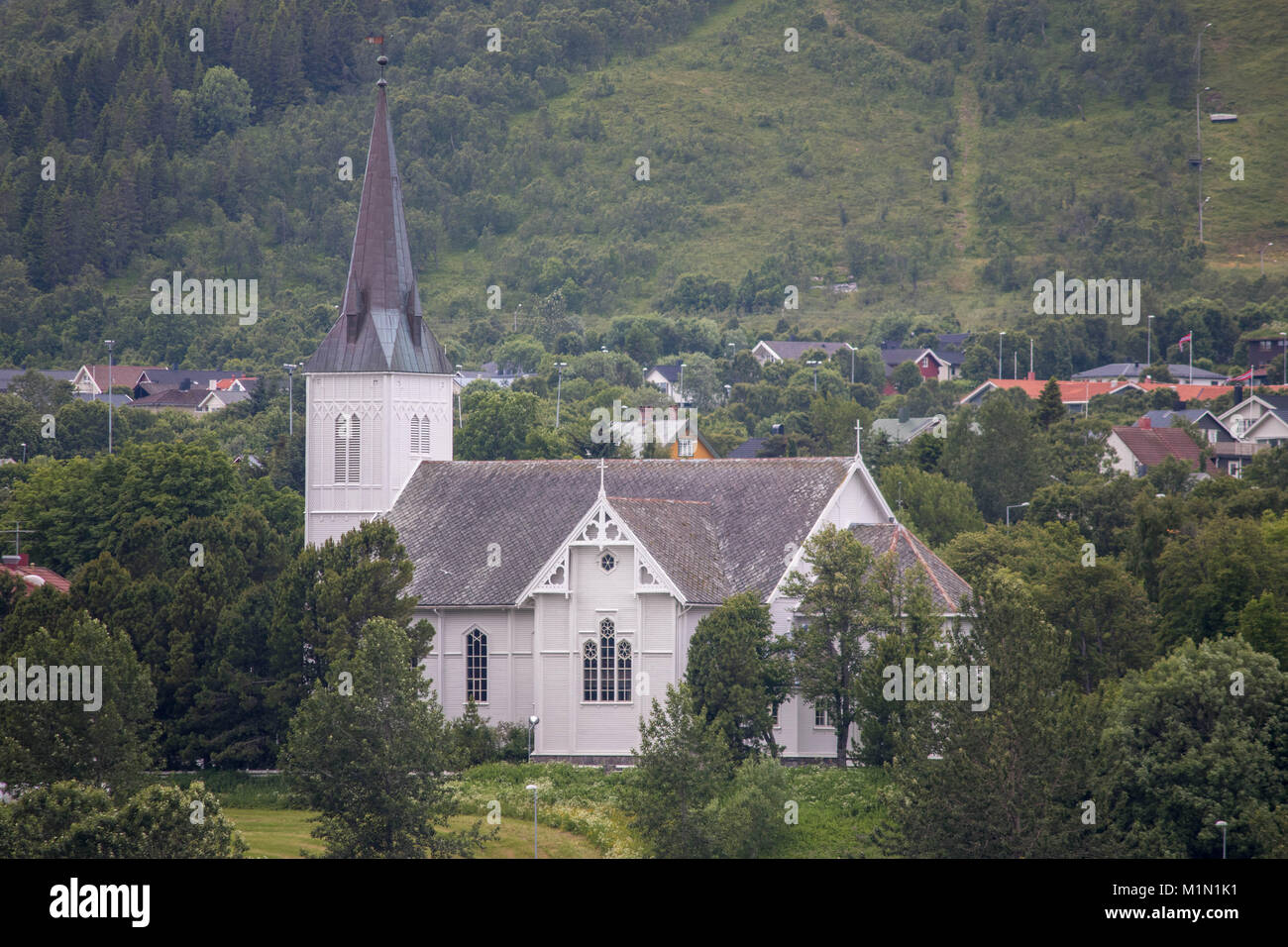 Sortland church est une église située à la ville de Sortland dans le comté de Nordland, en Norvège. L'église a été ouverte à Sortland 1901. Banque D'Images