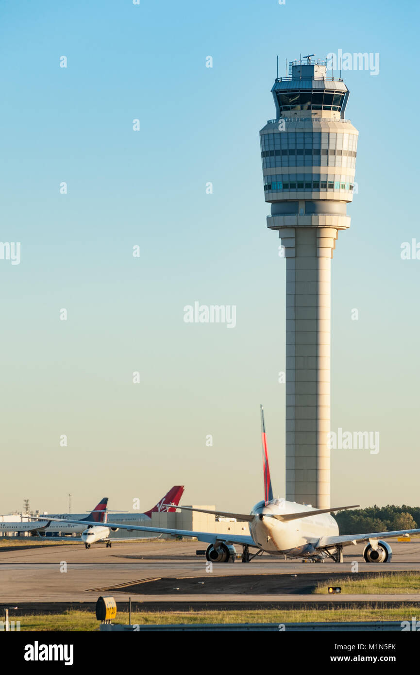 Tour de contrôle de la circulation aérienne à l'aéroport international Hartsfield-Jackson d'Atlanta, l'aéroport le plus achalandé au monde. (USA) Banque D'Images
