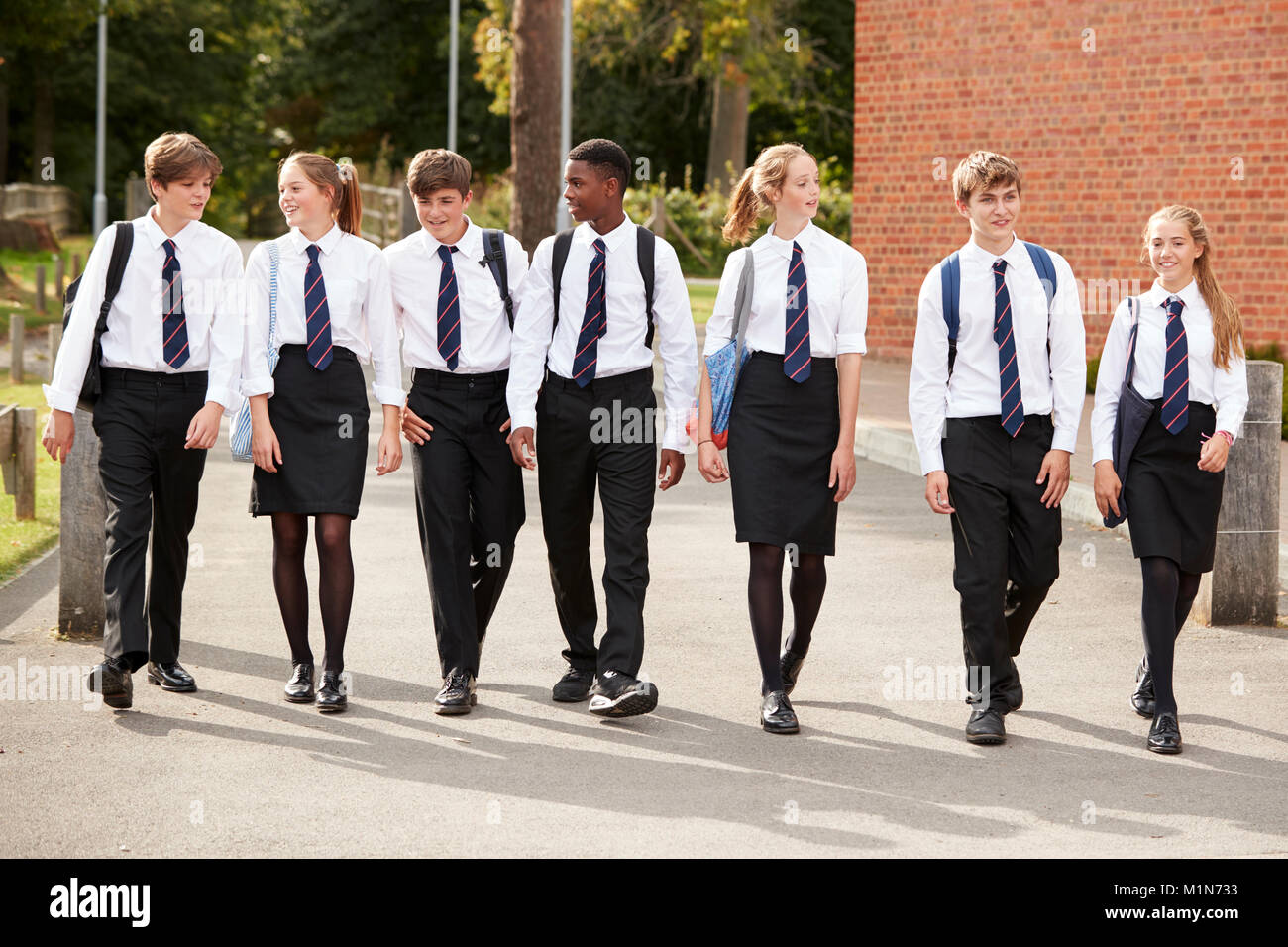 School uniform uk Banque de photographies et d'images à haute résolution -  Alamy