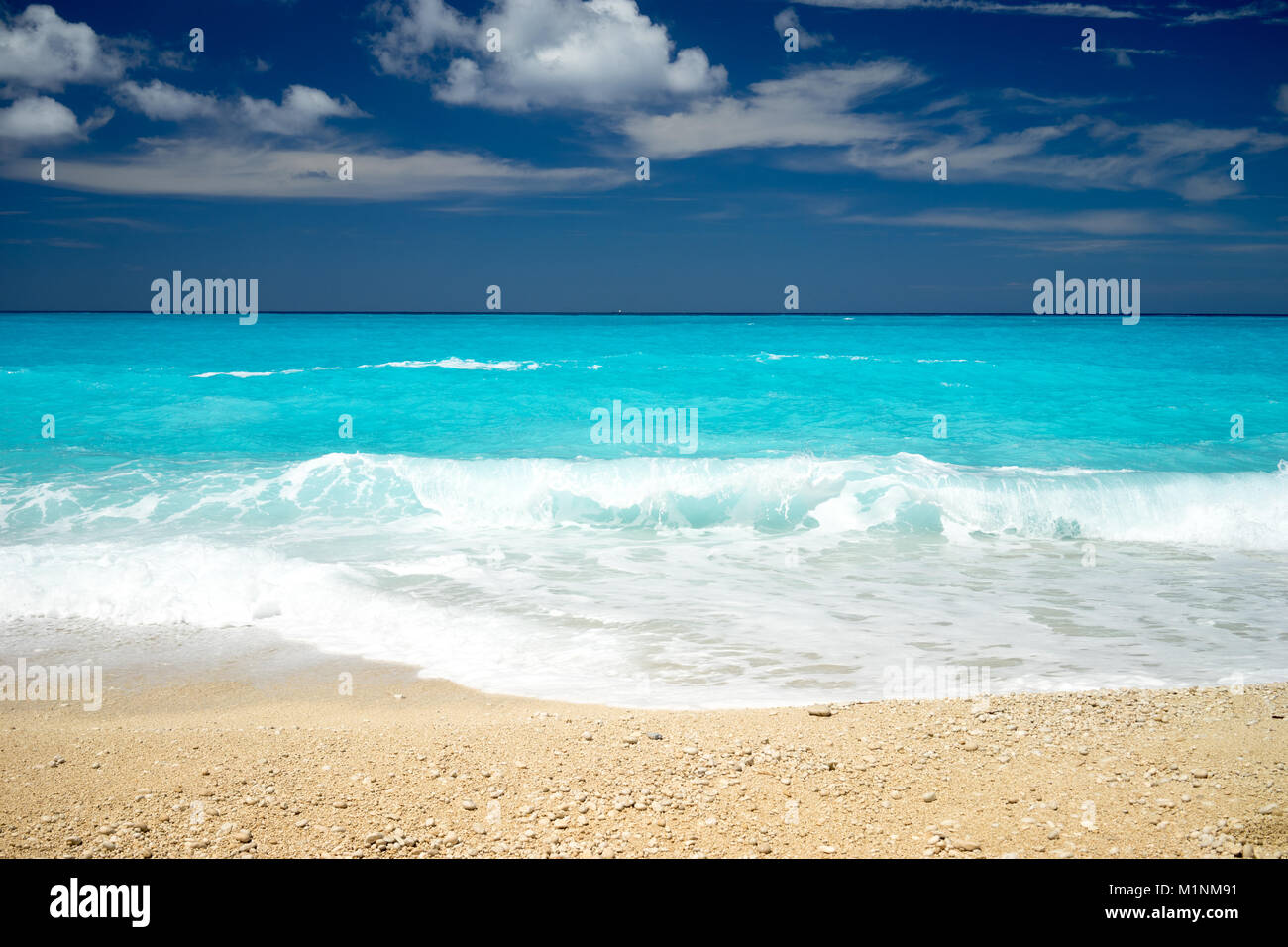 Plage de sable blanc et eau turquoise Banque de photographies et d ...