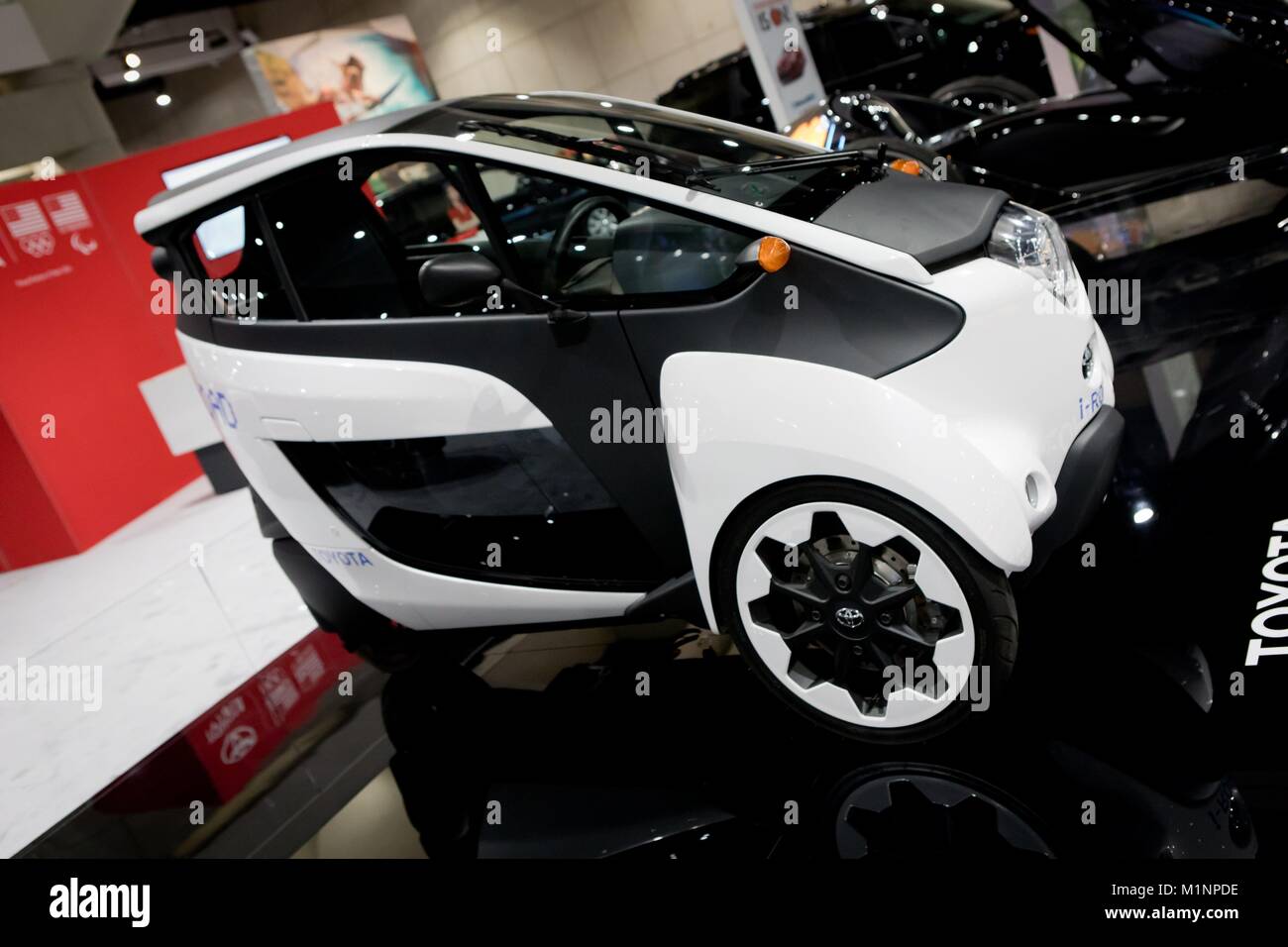 Toyota i-ROAD, un boîtier ultra compact 3 roues EV concept-car à la San Diego International Auto Show, en décembre 2017. Dans le monde d'utilisation | Banque D'Images