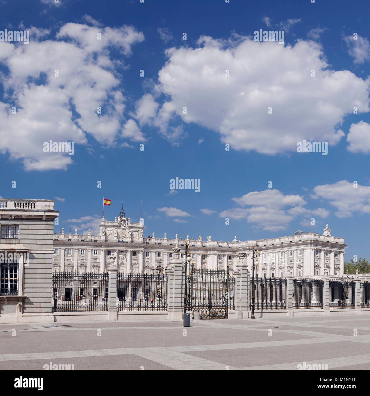 Palais Royal (Palacio Real), la Plaza de la Armeria, Madrid, Spain, Europe Banque D'Images
