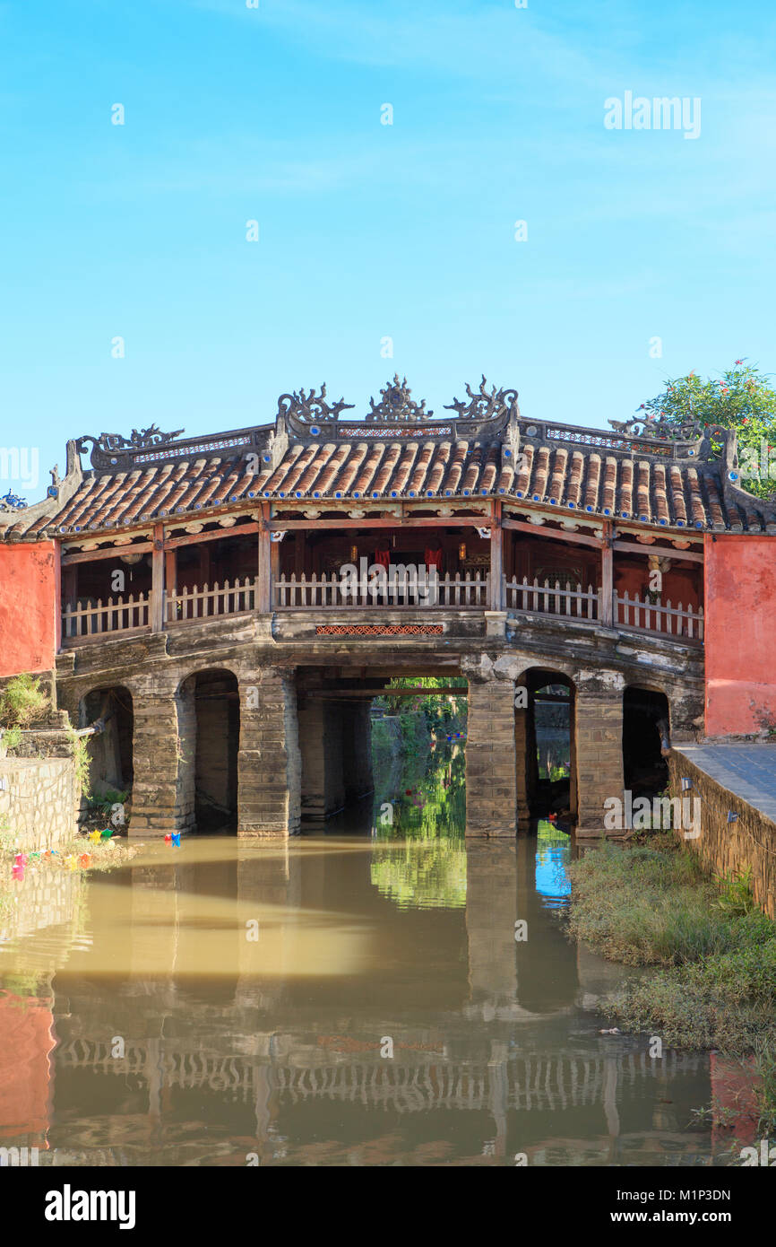 Le 18ème siècle en bois couvert, pont japonais dans le centre historique de Hoi An, l'UNESCO, Quang Nam, Vietnam, Indochine, Asie du Sud-Est, l'Asie Banque D'Images