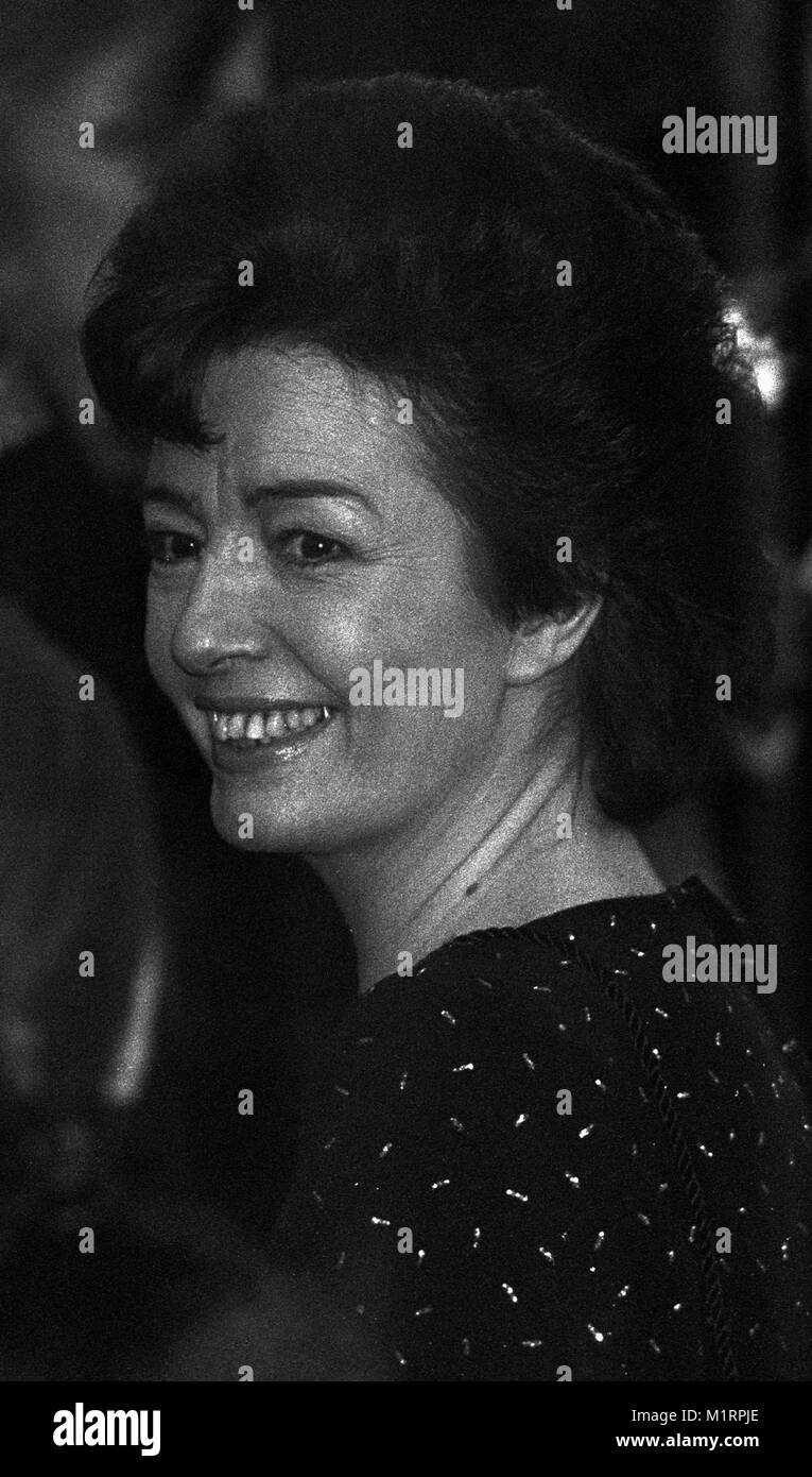 Christine Keeler assistant à la première du film "scandale" - qui est basé sur l'affaire Profumo dans lequel elle a participé - à l'Odéon à Leicester Square, Londres. Banque D'Images