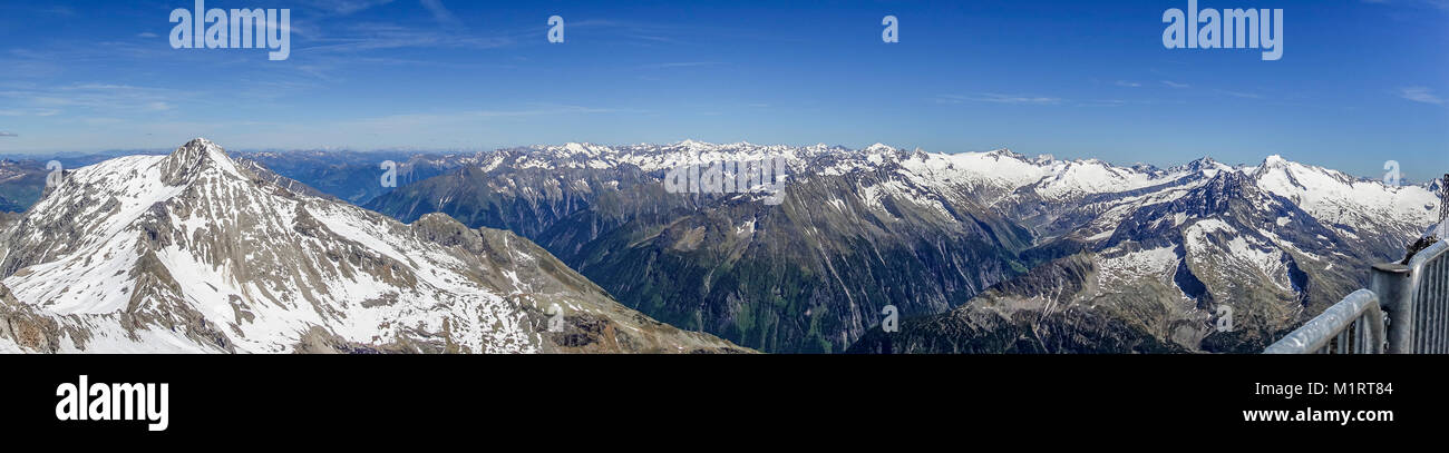Glacier de Hintertux en haut de la Tuxertal, une vallée latérale du Zillerta, Tyrol, Autriche Banque D'Images
