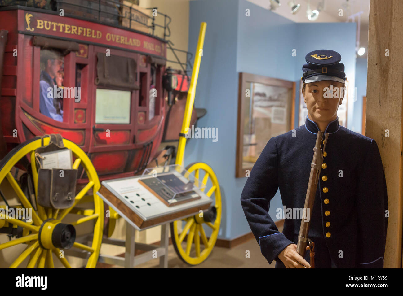 Fort Davis, Texas - une exposition dans le centre de visiteurs à Fort Davis National Historic Site illustre le rôle du fort en gardant les émigrants et stade Banque D'Images