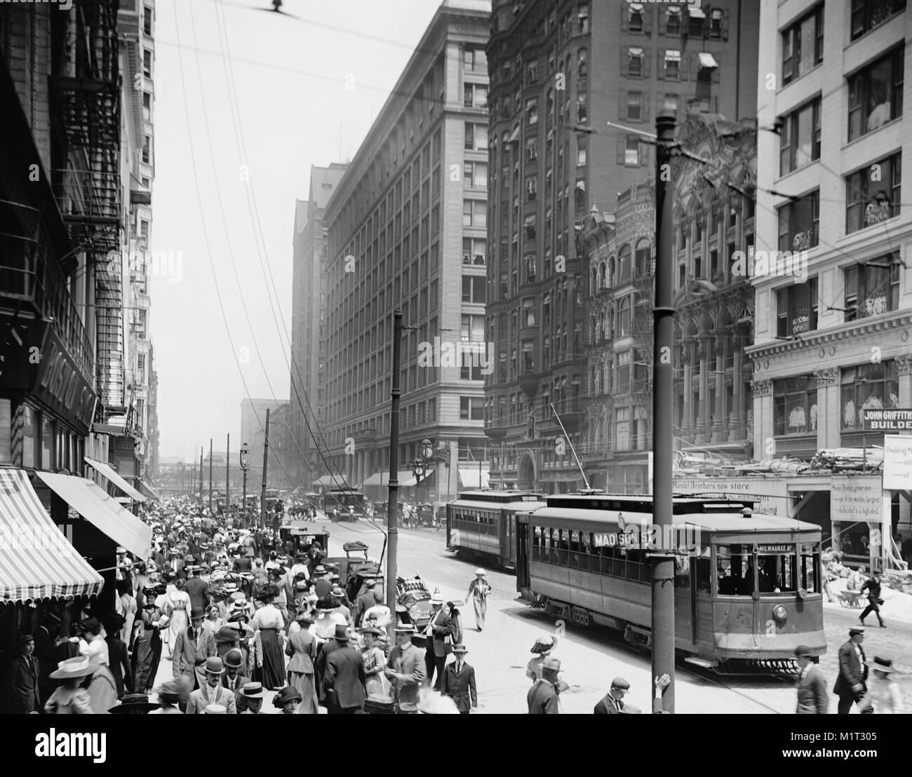 Scène de rue animée, vue de State Street au nord de Madison Street, Chicago, Illinois, USA, Detroit Publishing Company, au début des années 1910 Banque D'Images