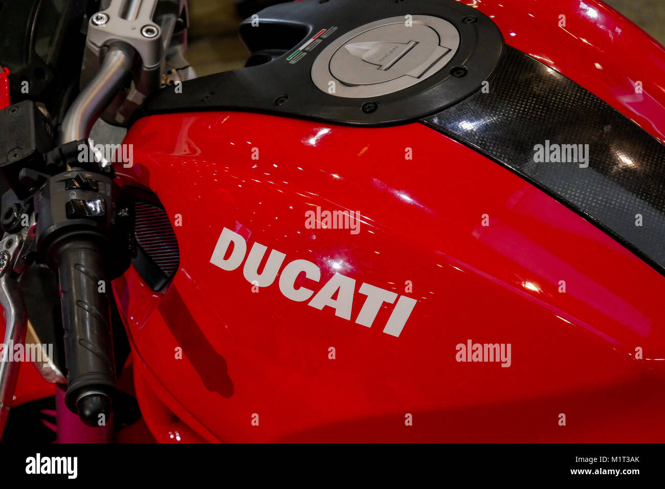 Réservoir de gaz moto ducati, Lyon, France Photo Stock - Alamy