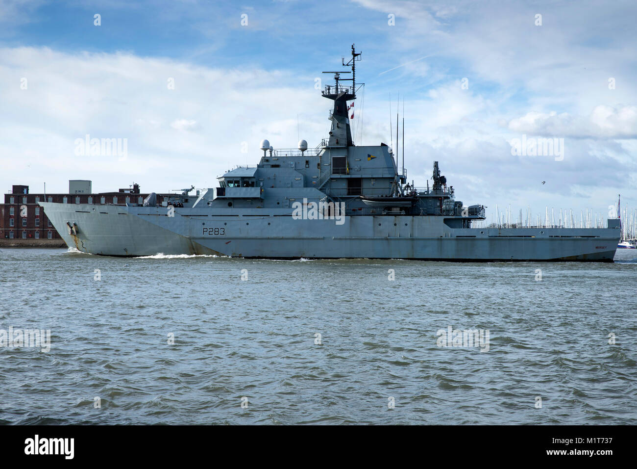 Des patrouilles HMS Mersey quitter Portsmouth le 1 février 2018 Banque D'Images