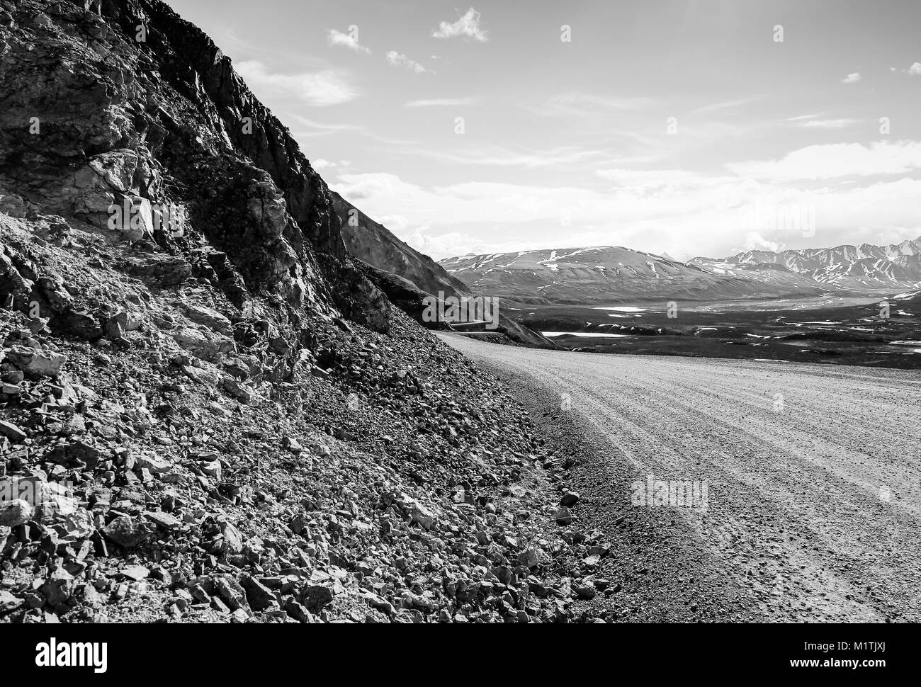 Route de la serpentine (ou autoroute Denali Park Road) dans le parc national Denali, en Alaska. Banque D'Images