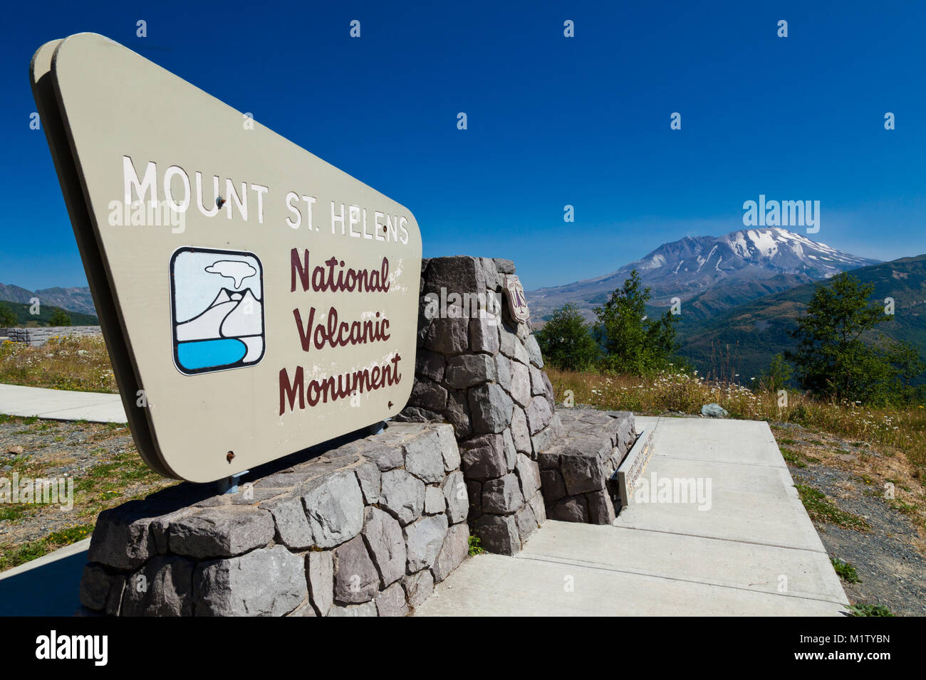 Un panneau signalant l'entrée du Mont St Helen's Monument Volcanique National Banque D'Images