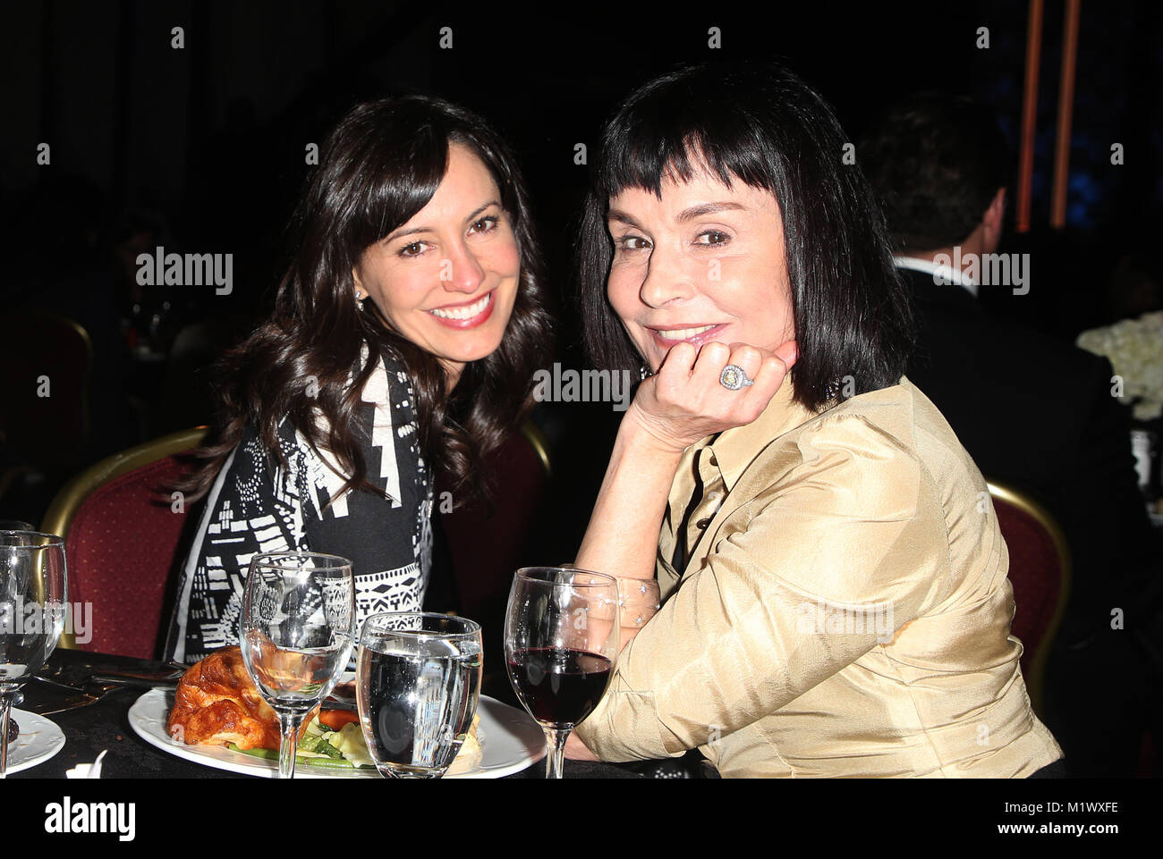 UNIVERSAL CITY, CA - Charlene Amoia, Diane Venora, lors de la 26e à la remise des prix annuelle de cinéma Universal Hilton à Universal City, Californie, le 2 février 2018. Credit : Faye Sadou/MediaPunch Banque D'Images