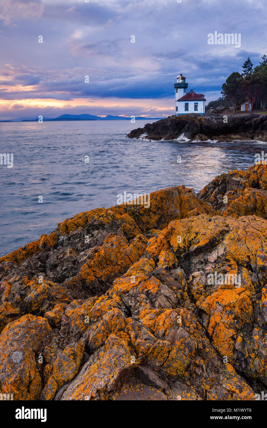 Four à chaux phare sur San Juan Island, Washington, USA Banque D'Images