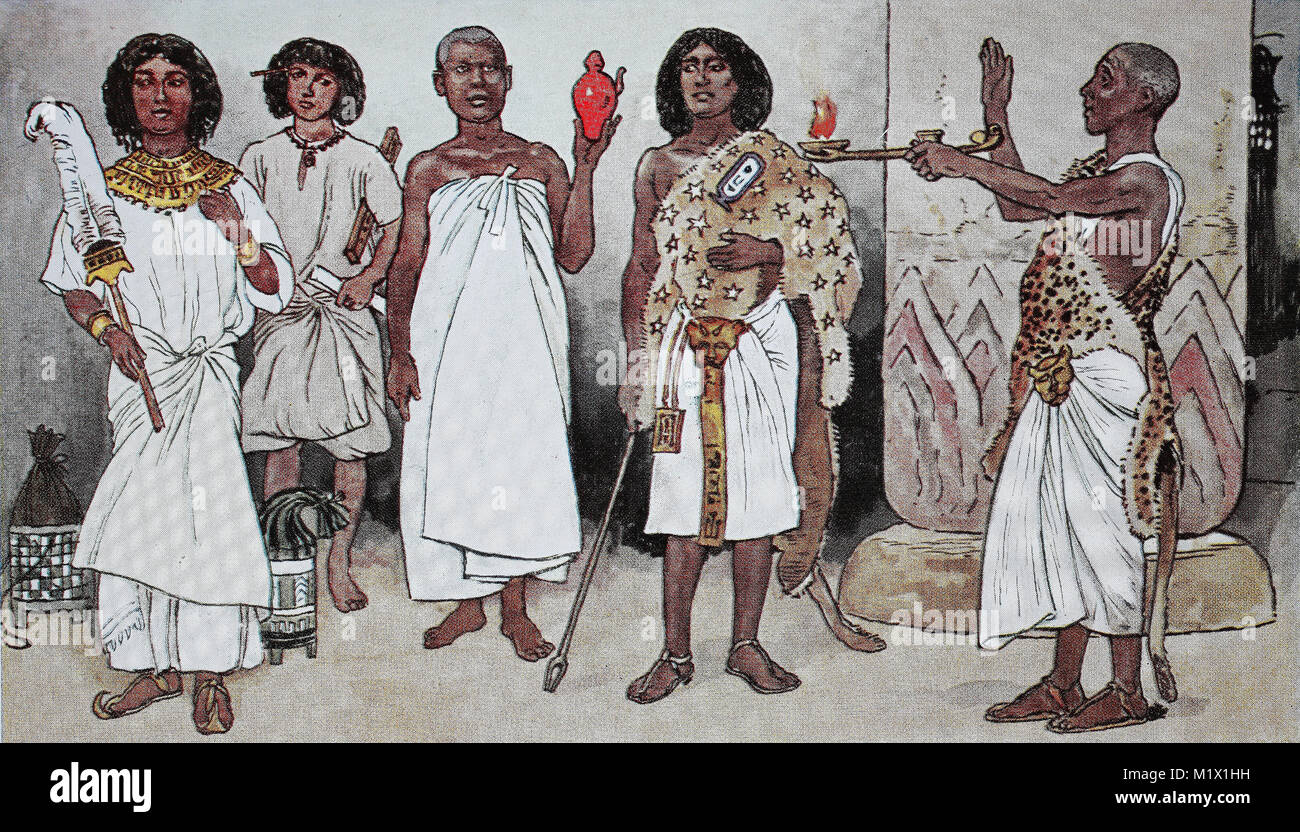 L'habillement dans l'Egypte ancienne, dans la période de l'époque Ramesside, 1350-1200 avant J.-C., à partir de la gauche avec un haut fonctionnaire, les frondes d'un greffier, d'un serviteur du temple avec un navire, surintendant des Heliololis avec léopard et un prêtre sacrificiel avec brûleur en numérique, l'amélioration de la reproduction de l'original d'imprimer à partir de la 19e siècle Banque D'Images