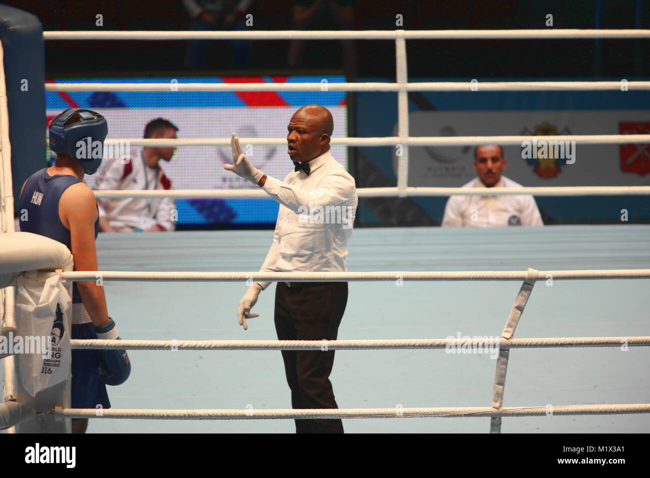 Saint-pétersbourg, Russie, le 21 novembre 2016 Championnats du Monde de Boxe AIBA Les jeunes hommes Banque D'Images