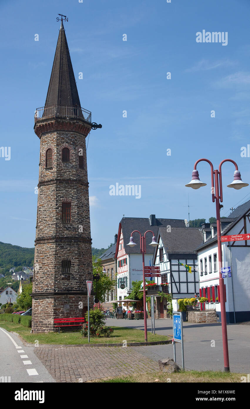 Vieille tour de ferry, monument de vin village Hatzenport, Moselle, Rhénanie-Palatinat, Allemagne, Europe Banque D'Images