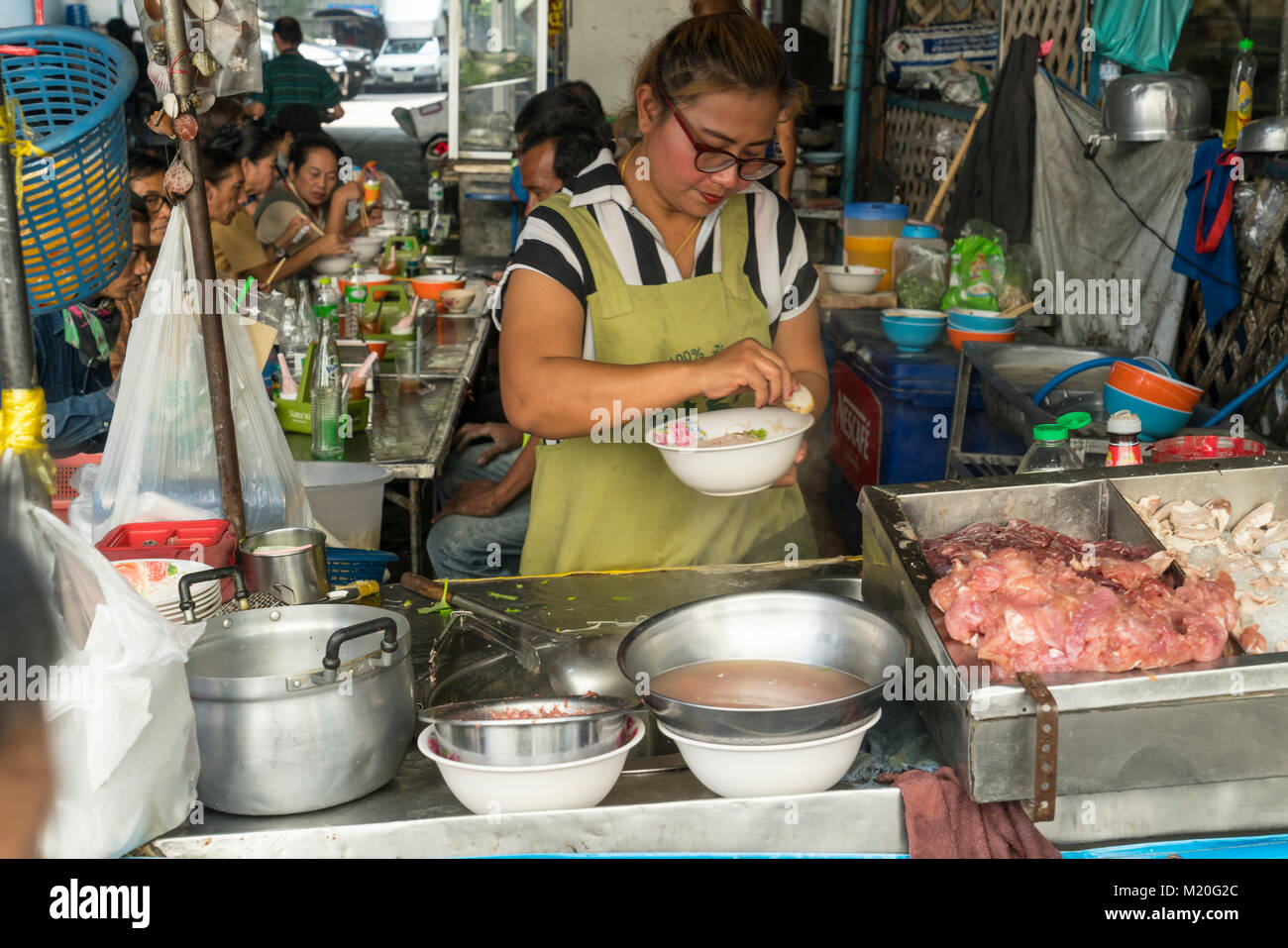 L'alimentation de rue à Bangkok, Thaïlande Banque D'Images