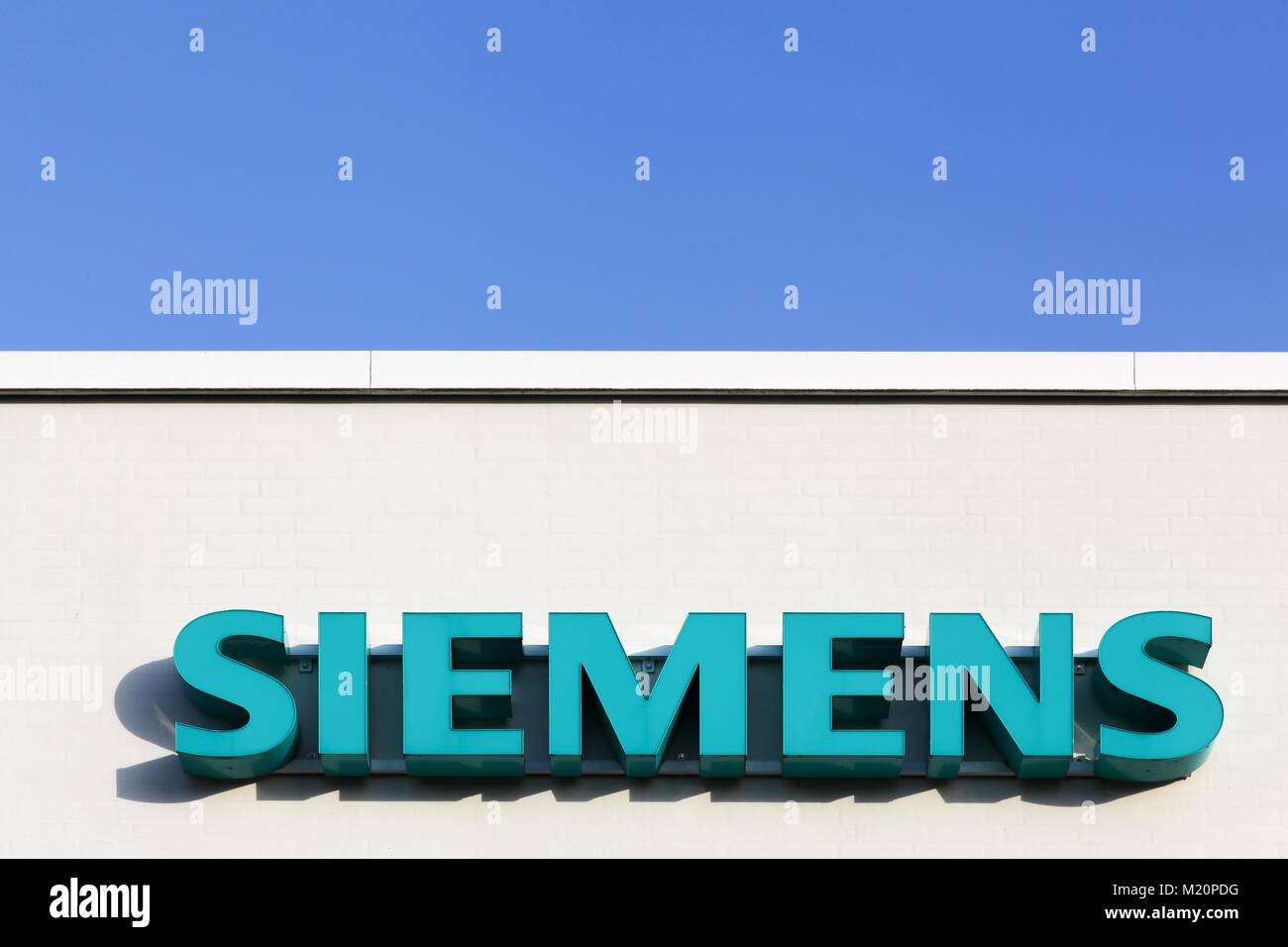Tilst, Danemark - Février 14, 2016 : siemens logo sur une façade. Siemens est une multinationale allemande Banque D'Images