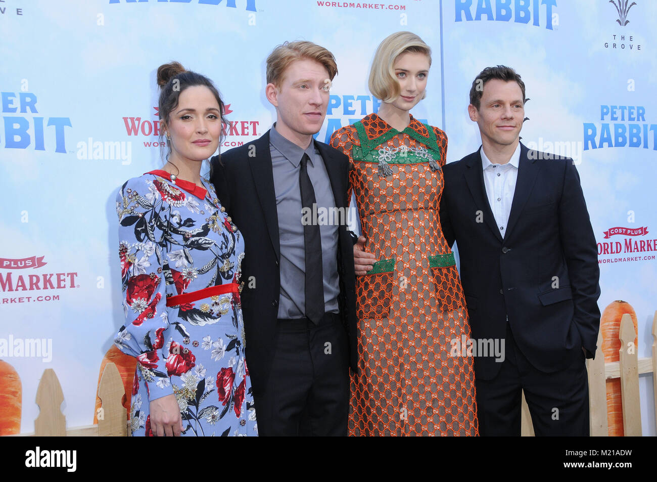 Los Angeles, CA, USA. 3, 2018. 03 février 2018 - Los Angeles, Californie - Rose Byrne, Donald Mormaer Gleeson, Elizabeth Debicki, Gluck. ''Peter Rabbit'' Los Angeles Premiere tenue du Grove. Crédit photo : Birdie Thompson/AdMedia Crédit : Birdie Thompson/AdMedia/ZUMA/Alamy Fil Live News Banque D'Images