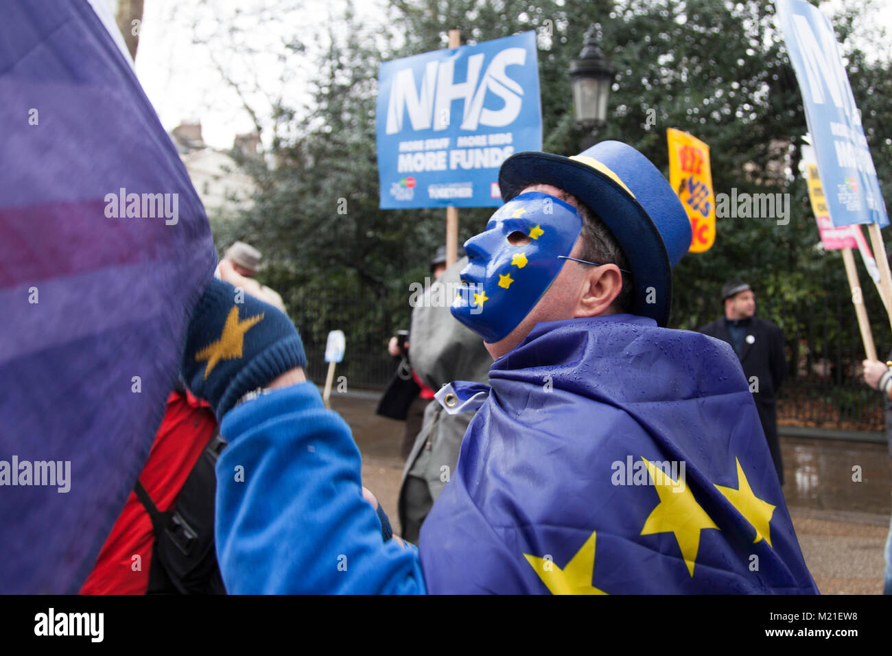 Les manifestants et les militants sur une sauvegarde le NHS mars dans le centre de Londres de goutte d'encre : Crédit/Alamy Live News Banque D'Images