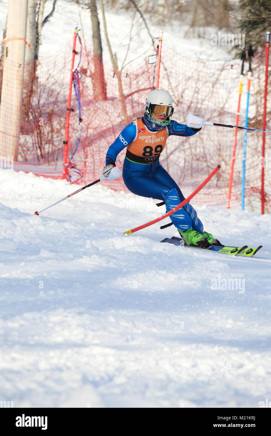 Val Saint-Côme,Canada 13/01/2018. Julia Gilmour de Canada livre concurrence au Super Series d'experts du sport slalom femmes Banque D'Images