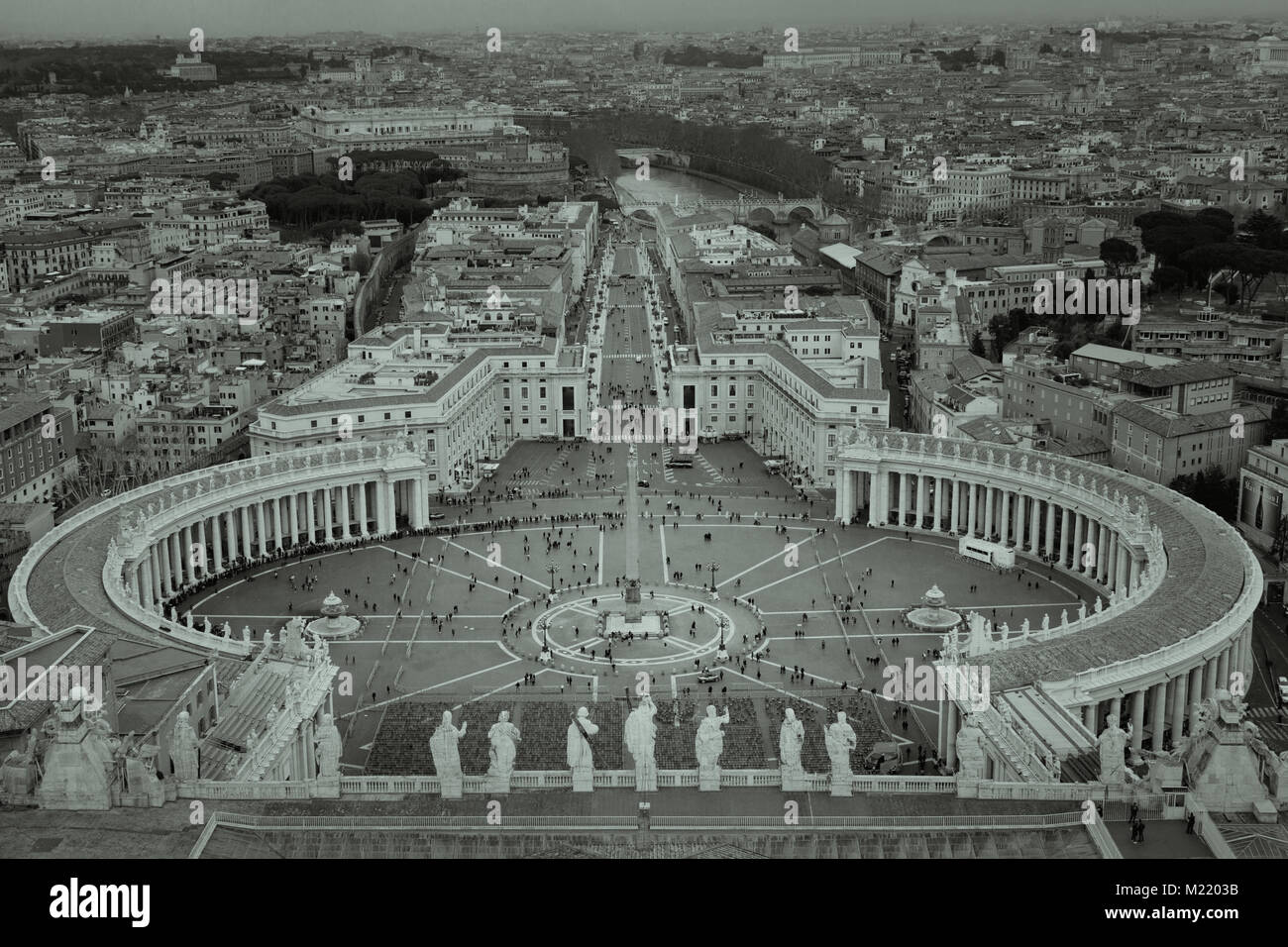 Vue en noir et blanc de Vatican et Rome focosing sur la Place Saint Pierre Banque D'Images