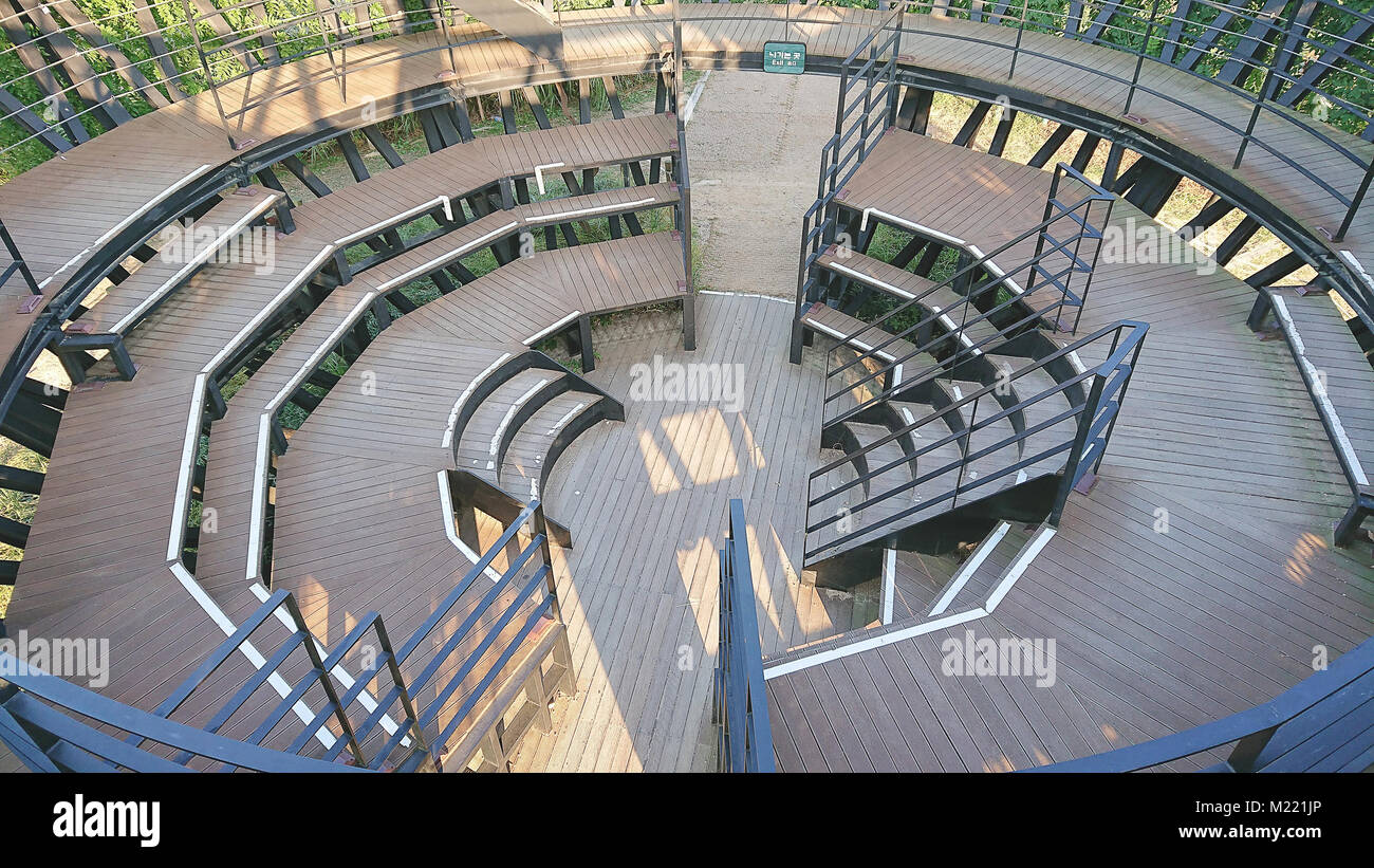 À l'intérieur de 'nid d'oiseau' en stand Haneul Park, une partie de Parc de la Coupe du monde, une fois qu'une montagne de déchets, mais maintenant une colline verte offre des vues à couper le souffle de Seo Banque D'Images