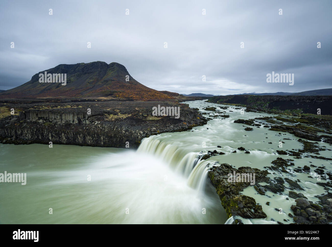 Les voleurs ou Thjofafoss falls cascade aux Mt Burfell sur l'image à l'automne, le Centre de l'Islande Banque D'Images