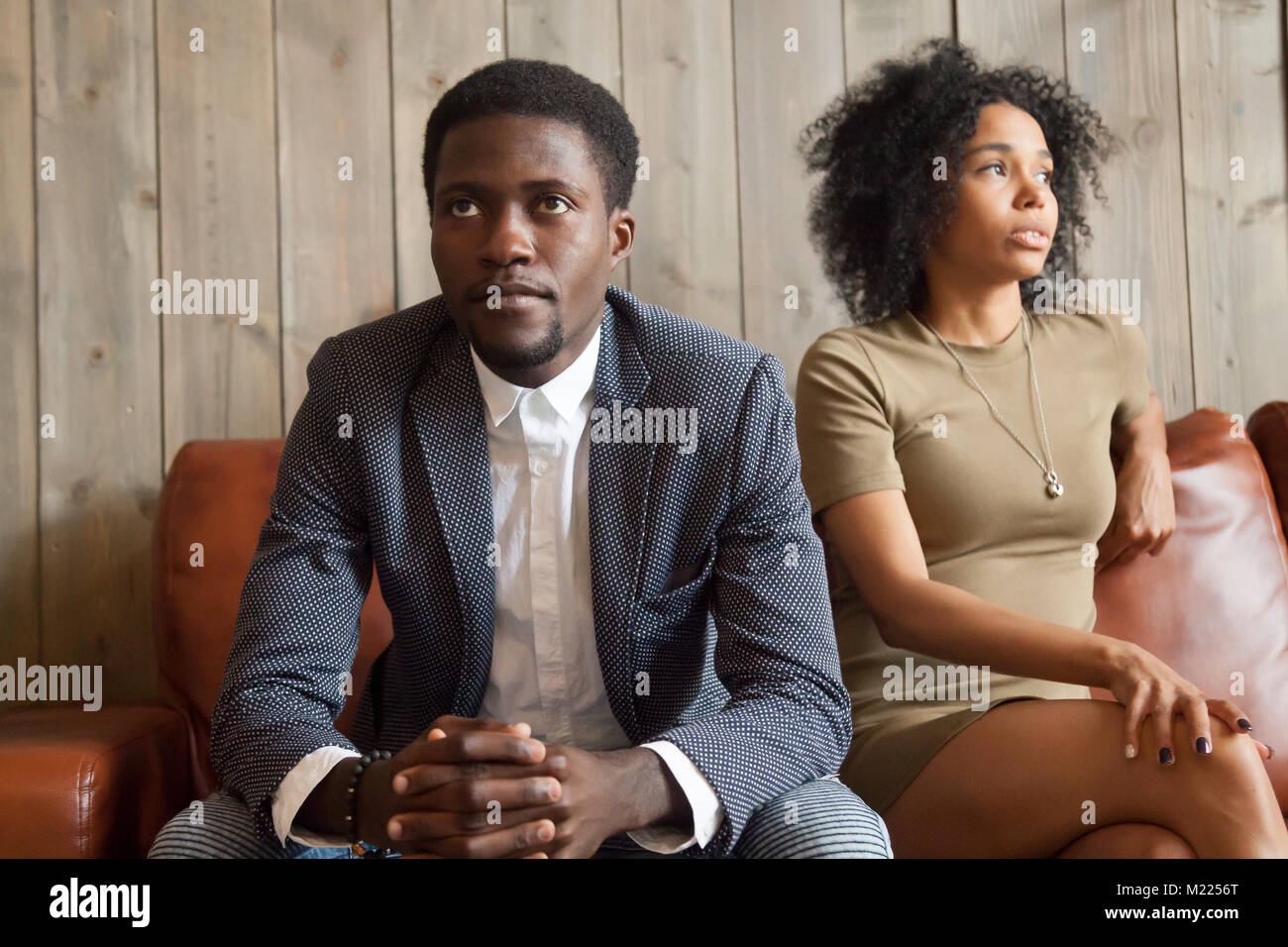 Frustrés mécontents african couple en querelle ne parle après fig Banque D'Images