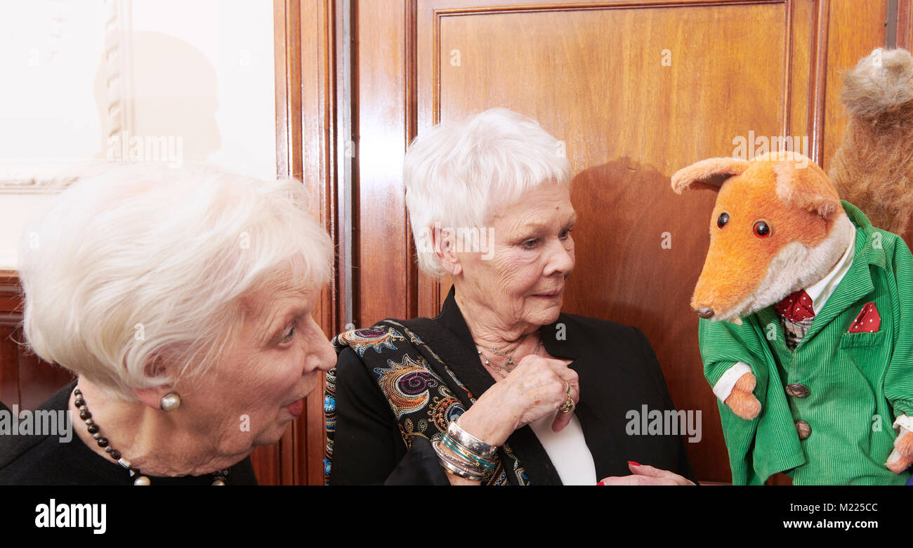 June Whitfield, Basil Brush & Judy Dench à l'ancien de l'année 2018 Banque D'Images