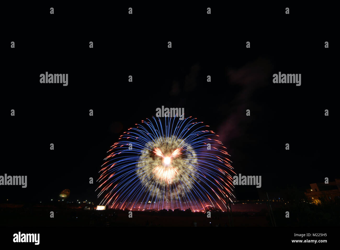 D'artifice au Smiley Mqabba, Malte fête du village en Août Banque D'Images