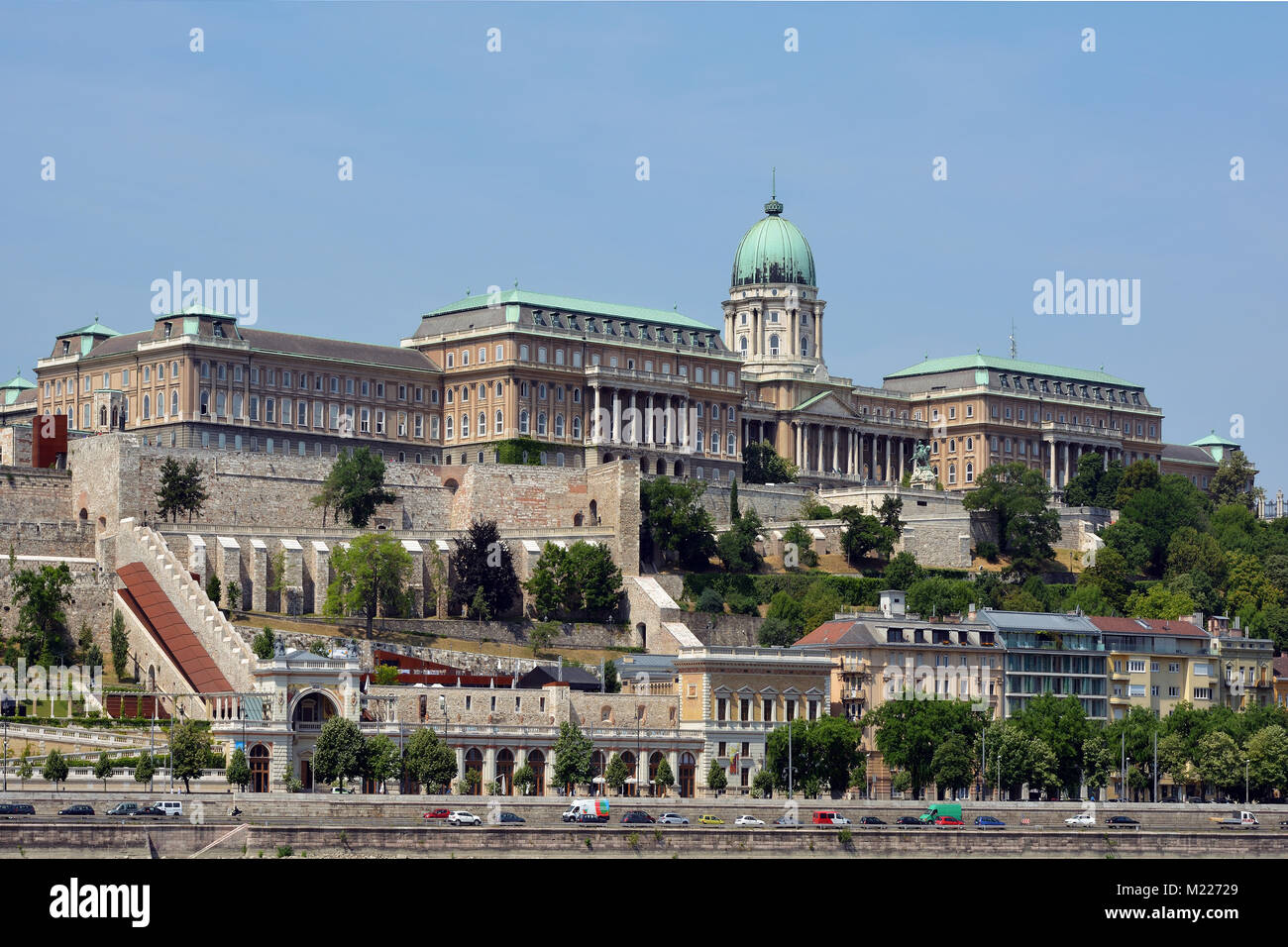 Palais Royal et bâtiments historiques dans la partie Buda de Budapest - Hongrie. Banque D'Images